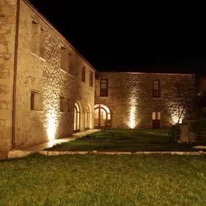 Property Building in Hammam Rooms and Restaurant, Cagliari, Senorbí