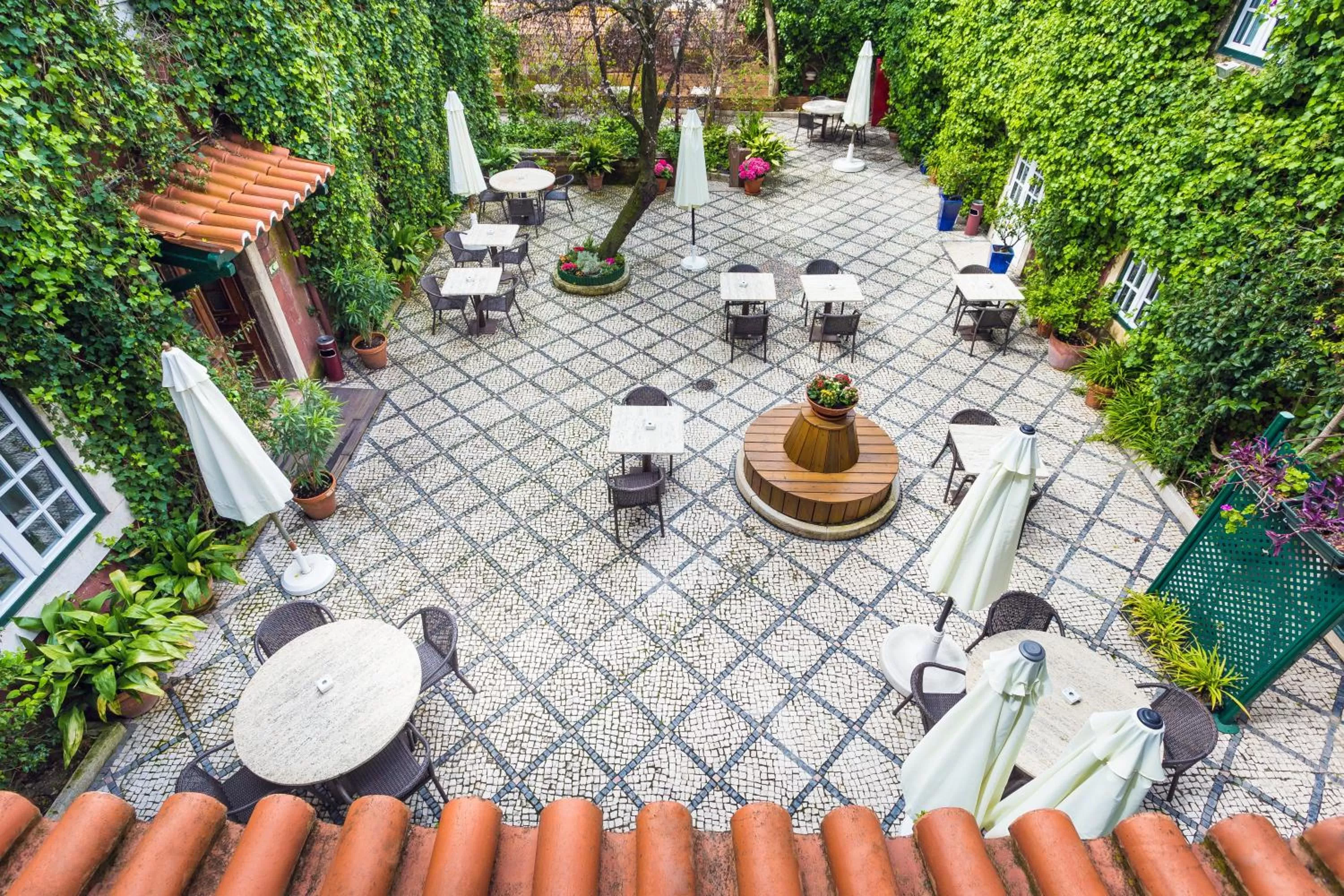 Garden view in York House Lisboa Hotel