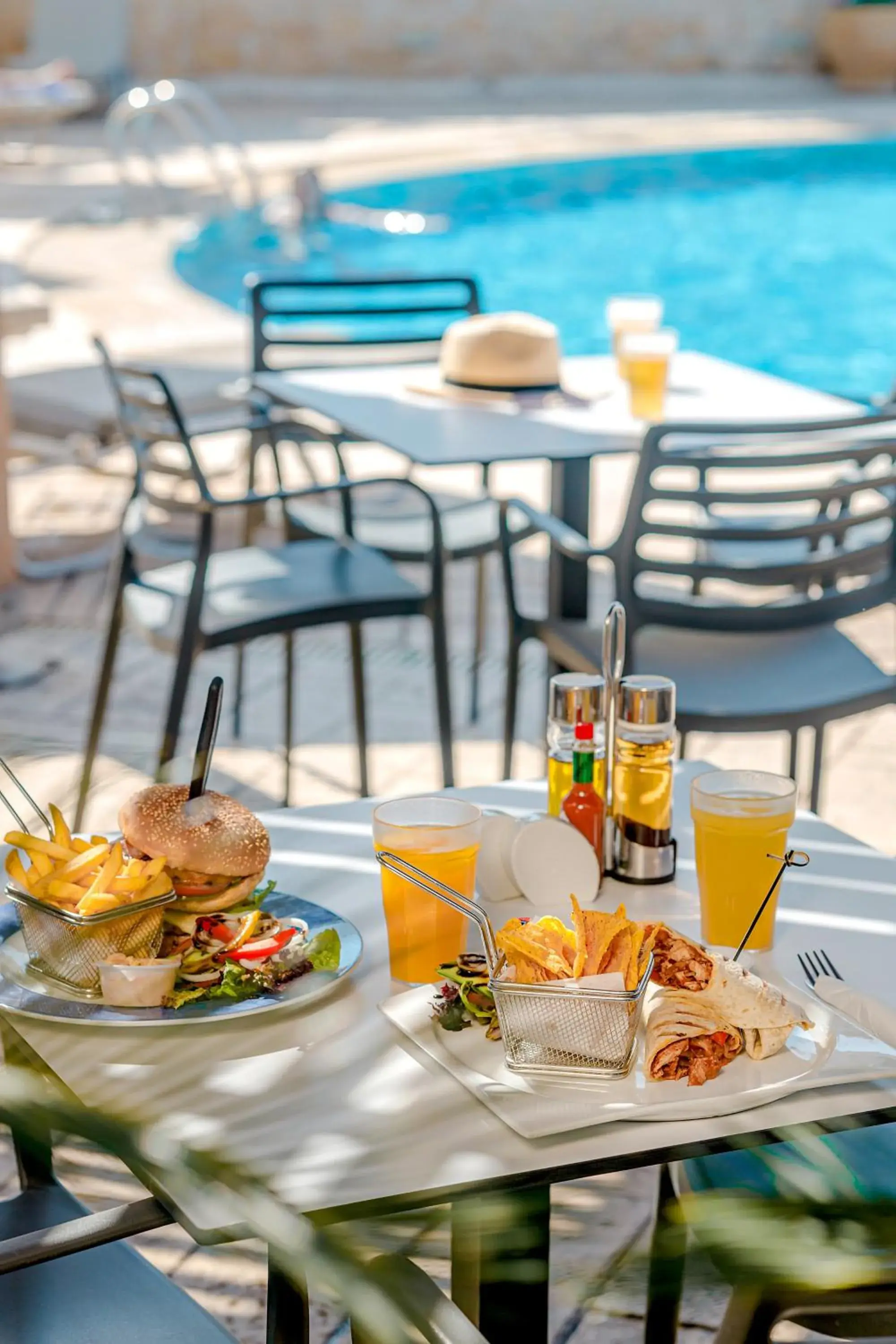 Restaurant/places to eat in Louis Althea Beach Restaurant/places to eat in Louis Althea Beach