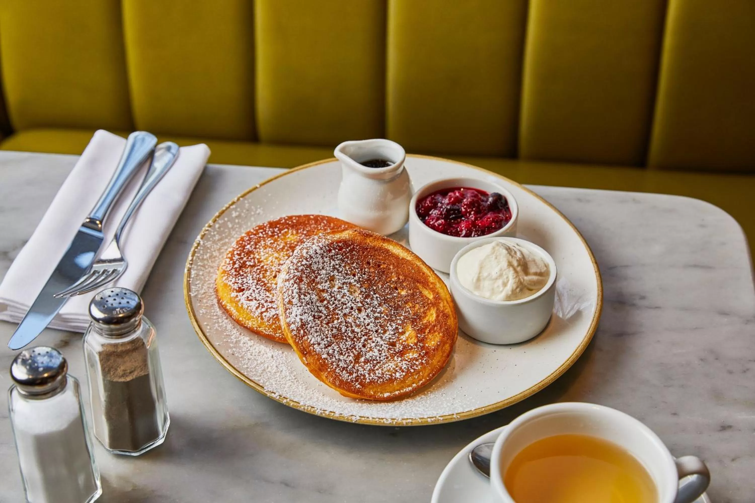 Lounge or bar in London Marriott Hotel Grosvenor Square