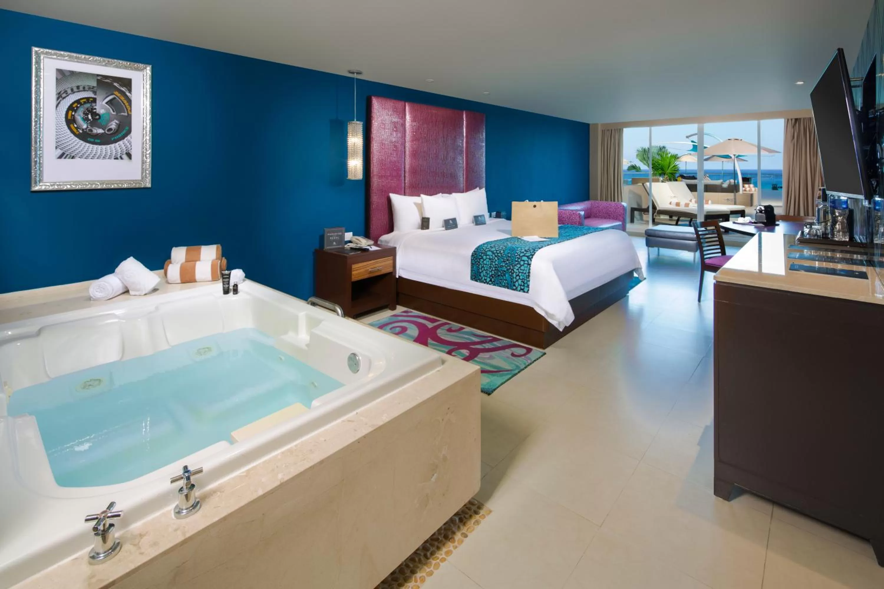 Rock Royalty Ocean View King with Personal Assistant in Hard Rock Hotel Cancun - All Inclusive