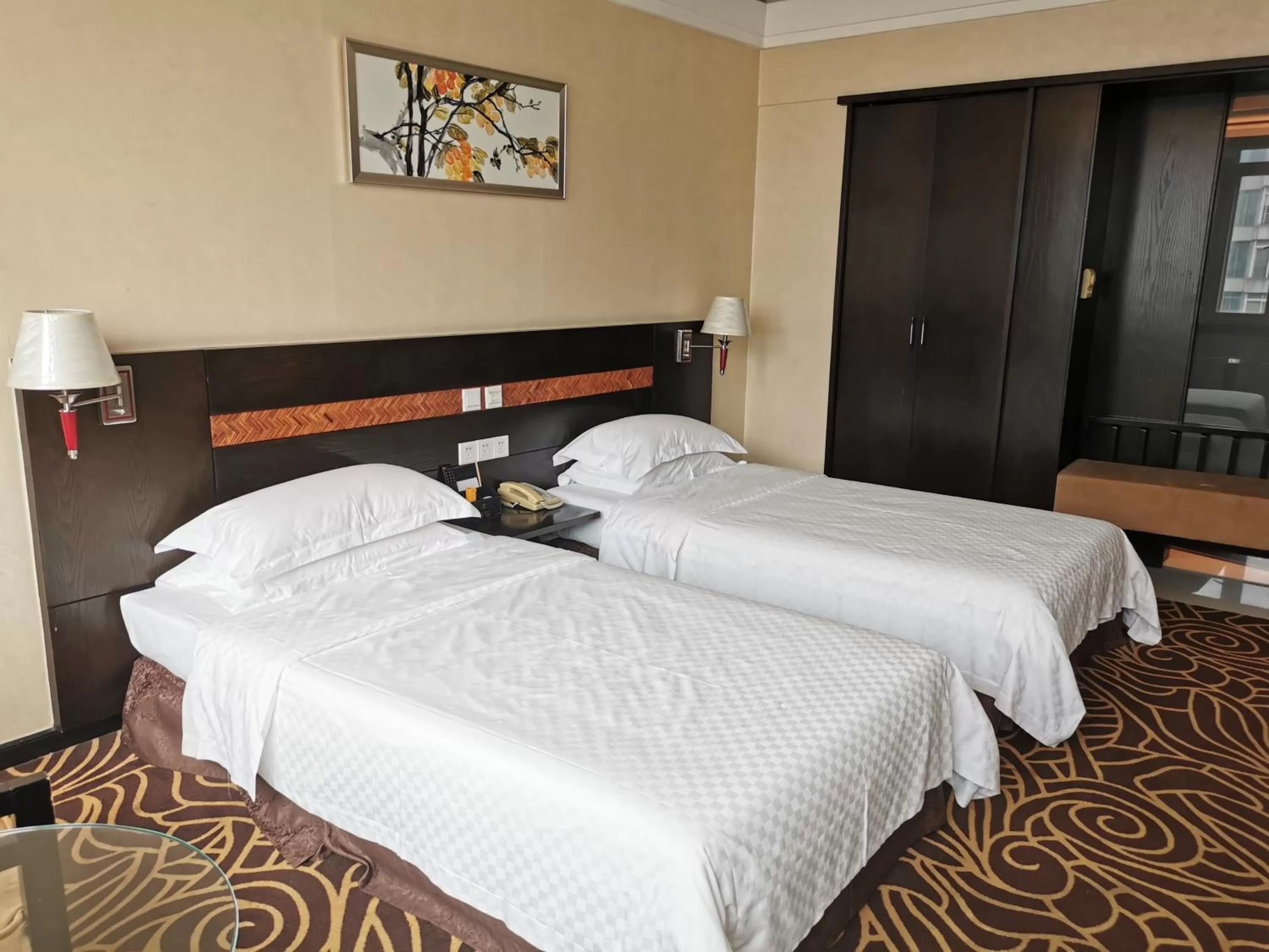 People, Bed in Hua Shi Hotel