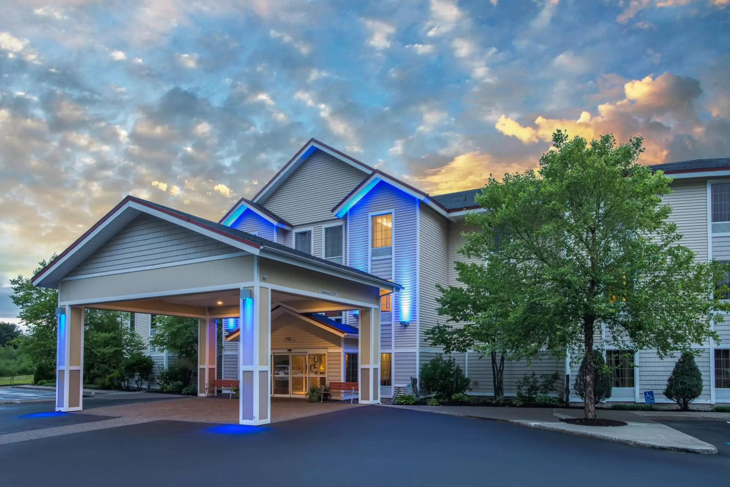 Property Building in Holiday Inn Express Hotel & Suites Brattleboro, an IHG Hotel