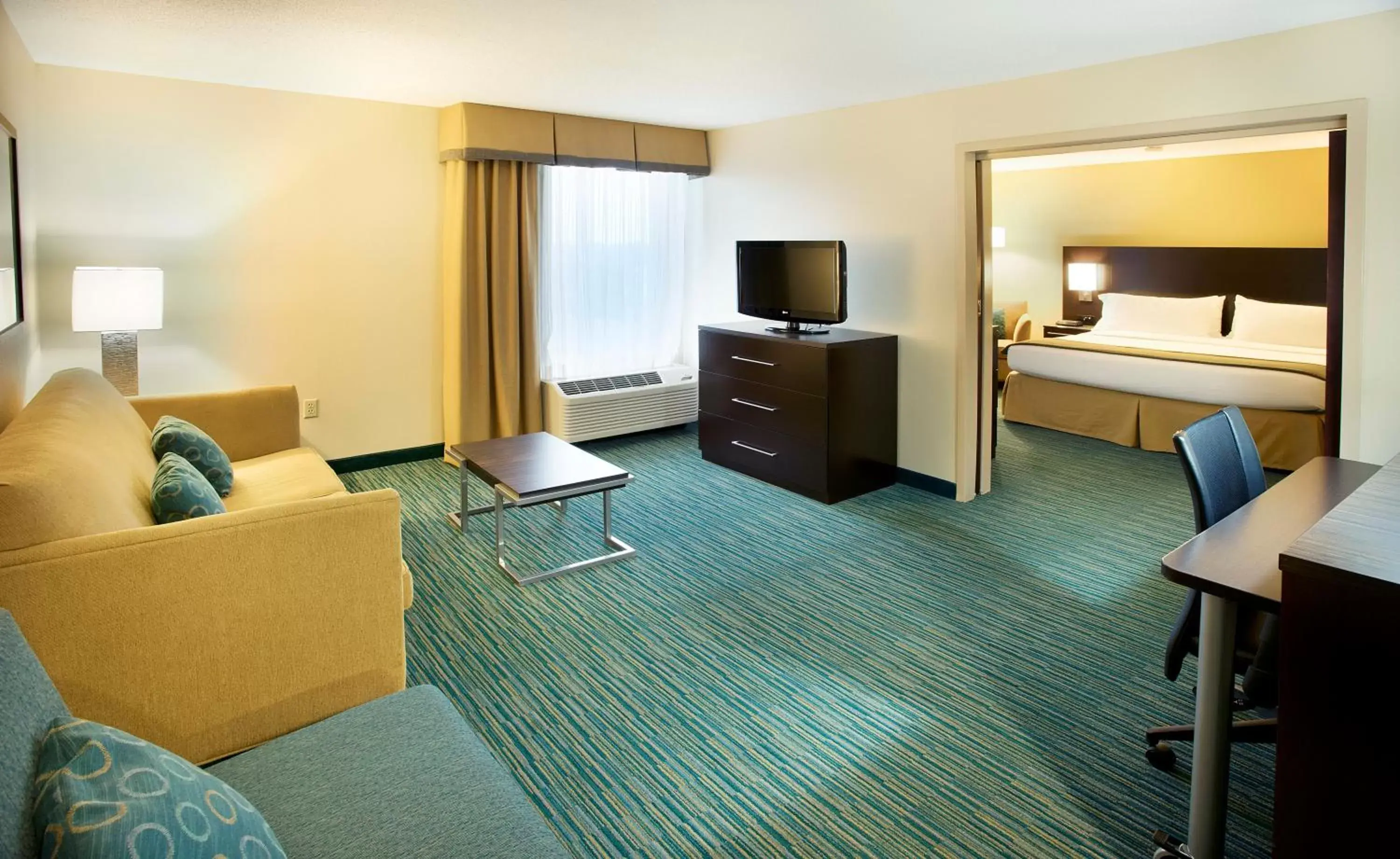 Photo of the whole room, TV/Entertainment Center in Holiday Inn Express Nashville-Hendersonville, an IHG Hotel