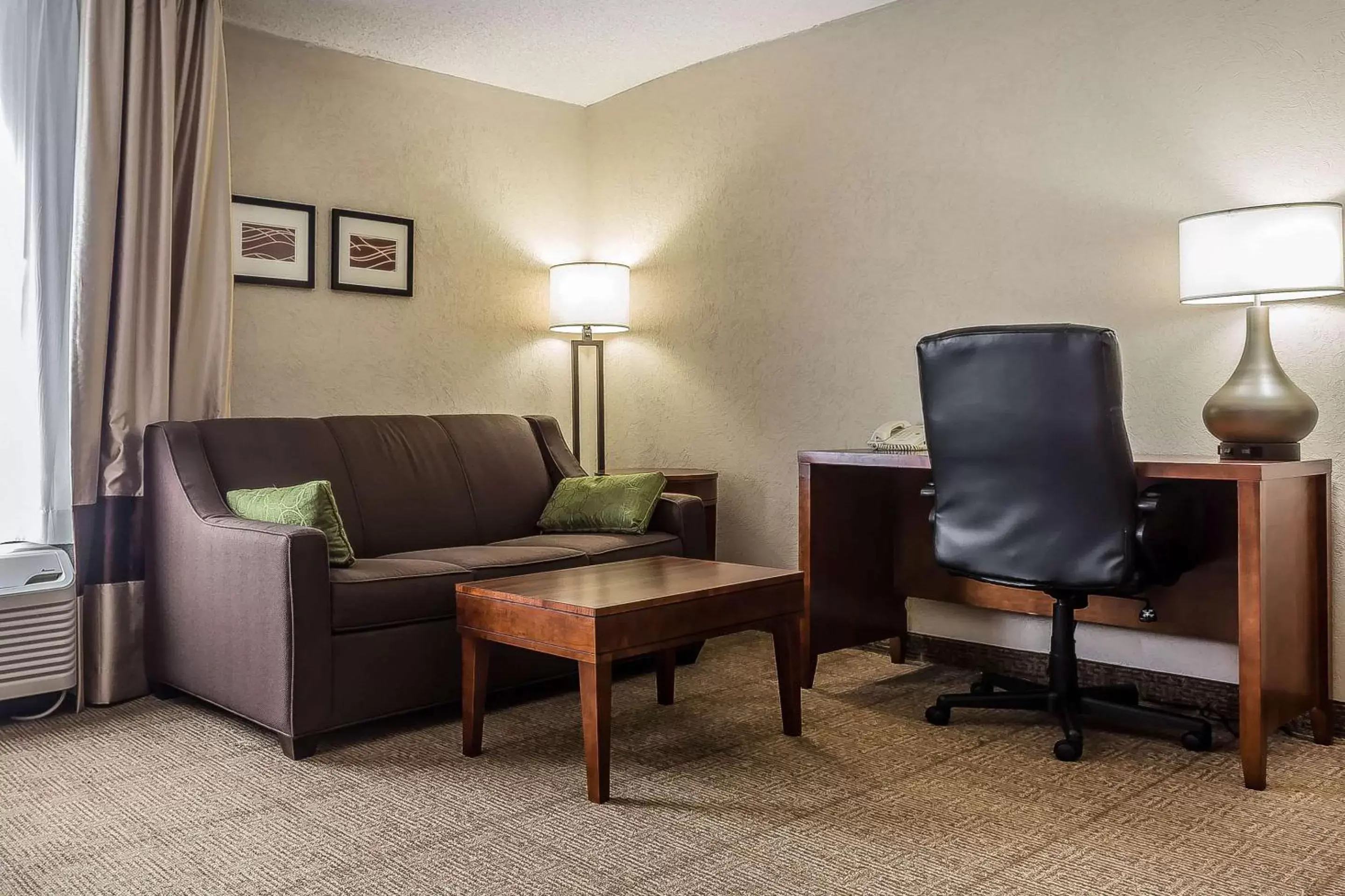 Bedroom, Seating Area in Quality Inn Summerville-Charleston