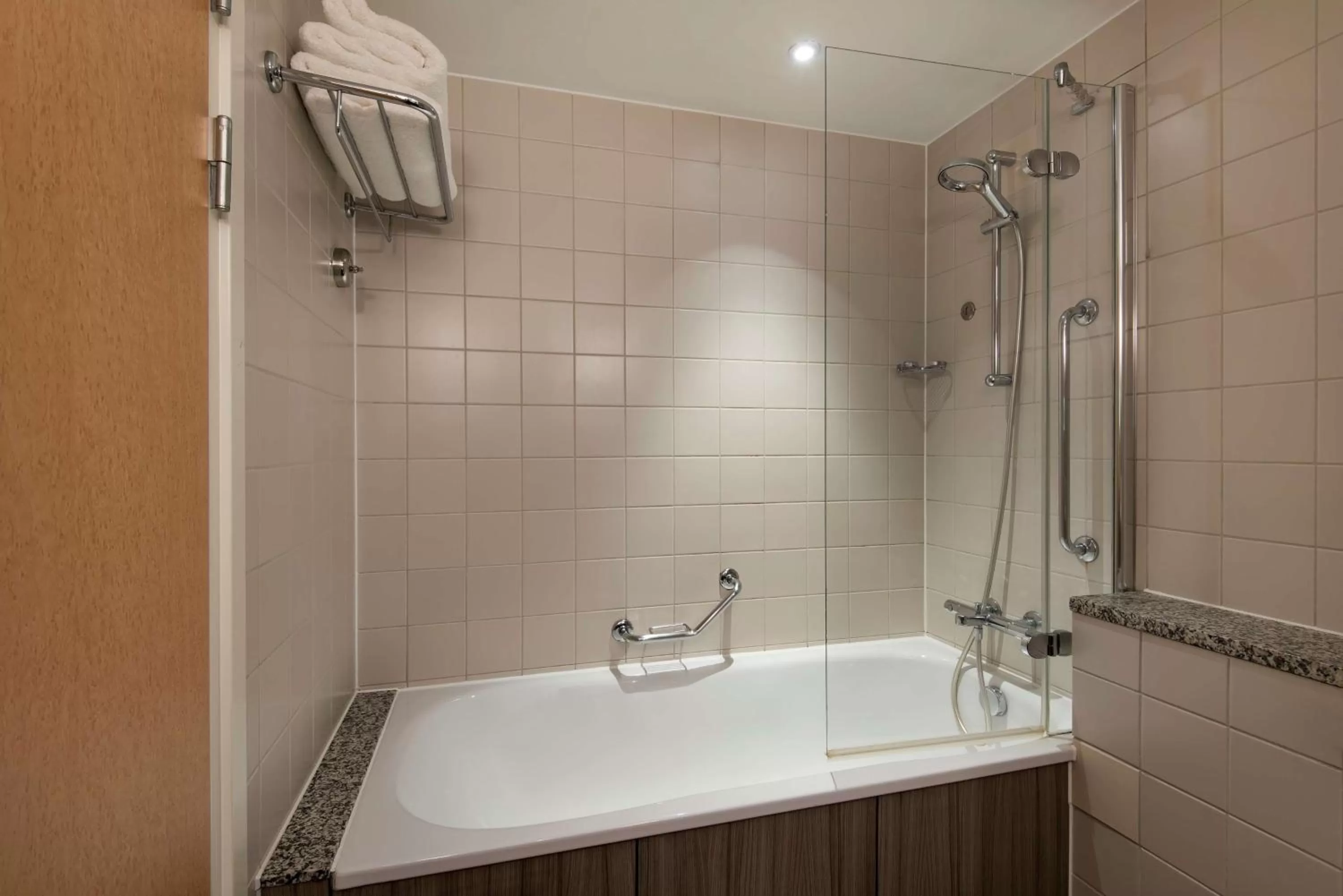 Bathroom in Radisson Blu Manchester Airport