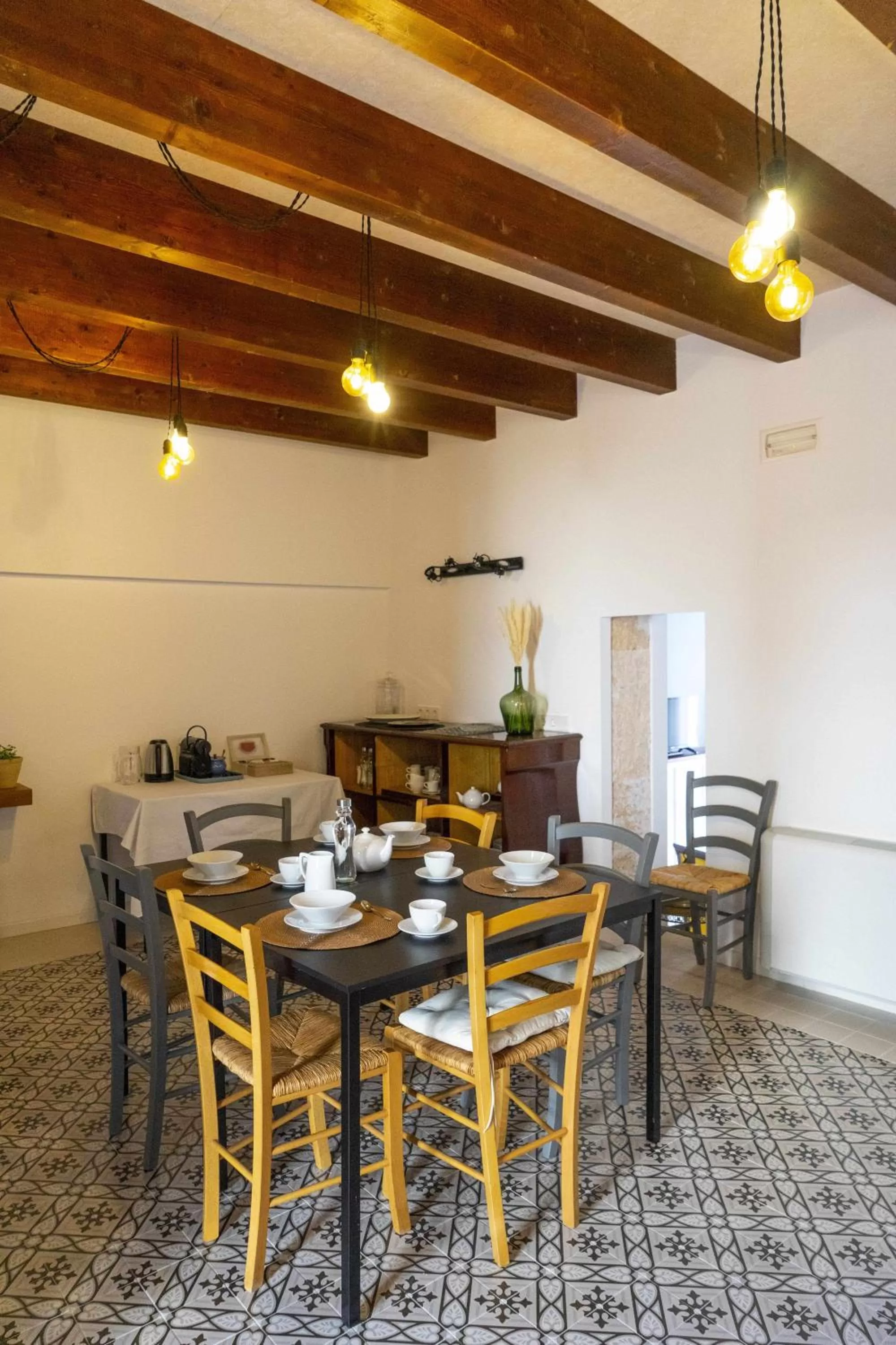 Food and drinks, Dining Area in Atrium Suites Mallorca