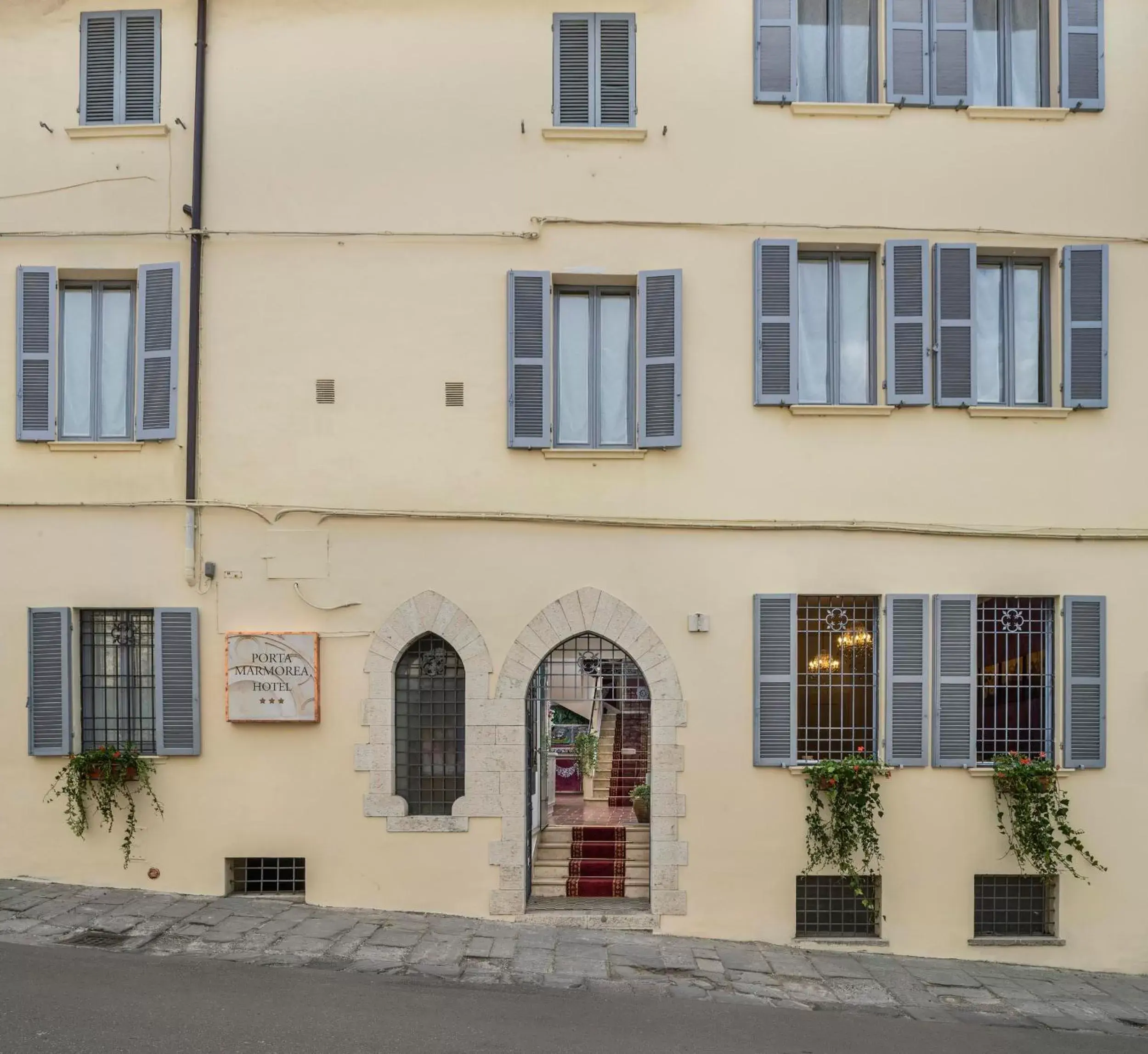 Facade/entrance, Property Building in Hotel Porta Marmorea