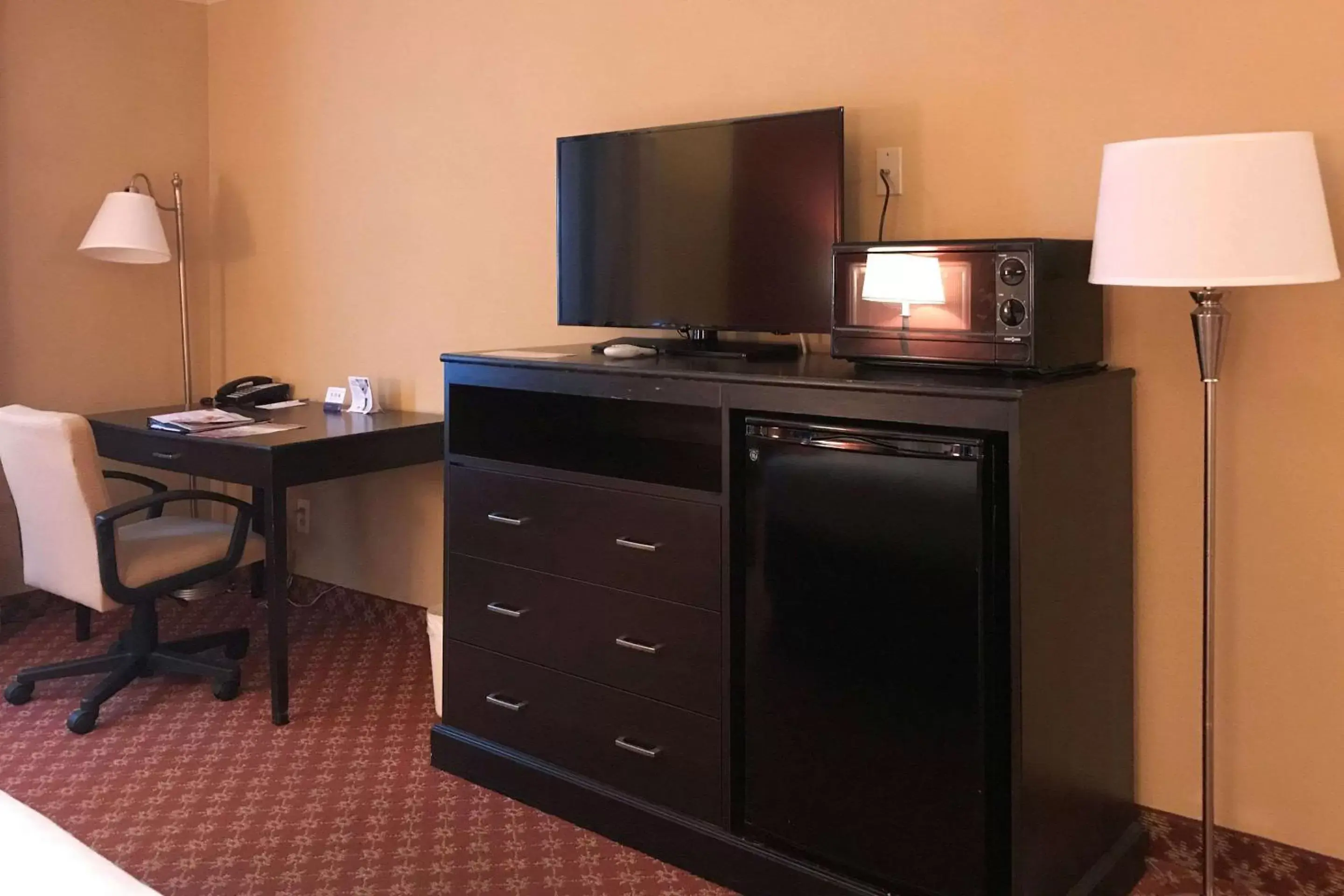 Photo of the whole room, TV/Entertainment Center in Clarion Hotel & Conference Center Toms River