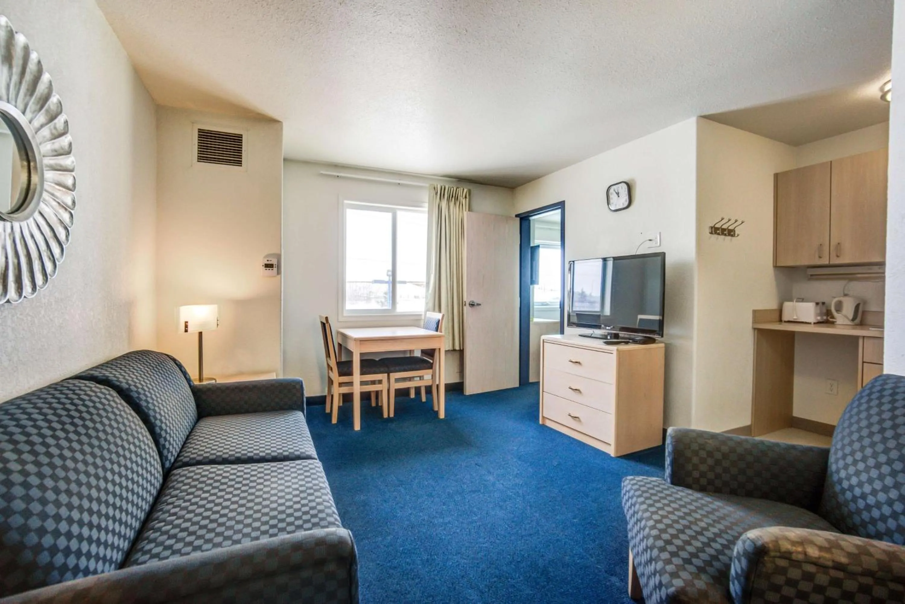 TV and multimedia in Motel 6-Red Deer, AB