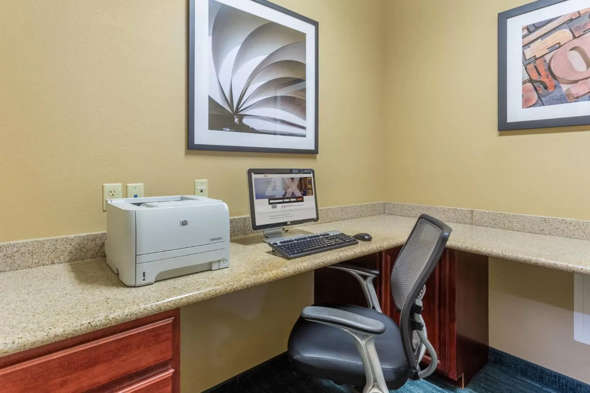 Business facilities in Candlewood Suites South Bend Airport, an IHG Hotel