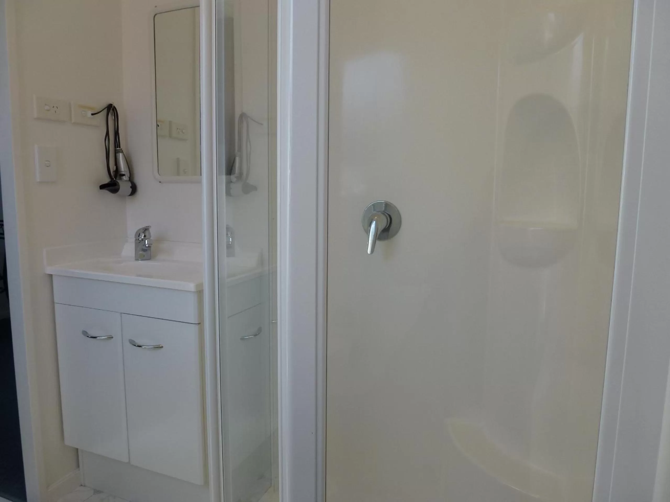 Bathroom in Mana-Nui Motel