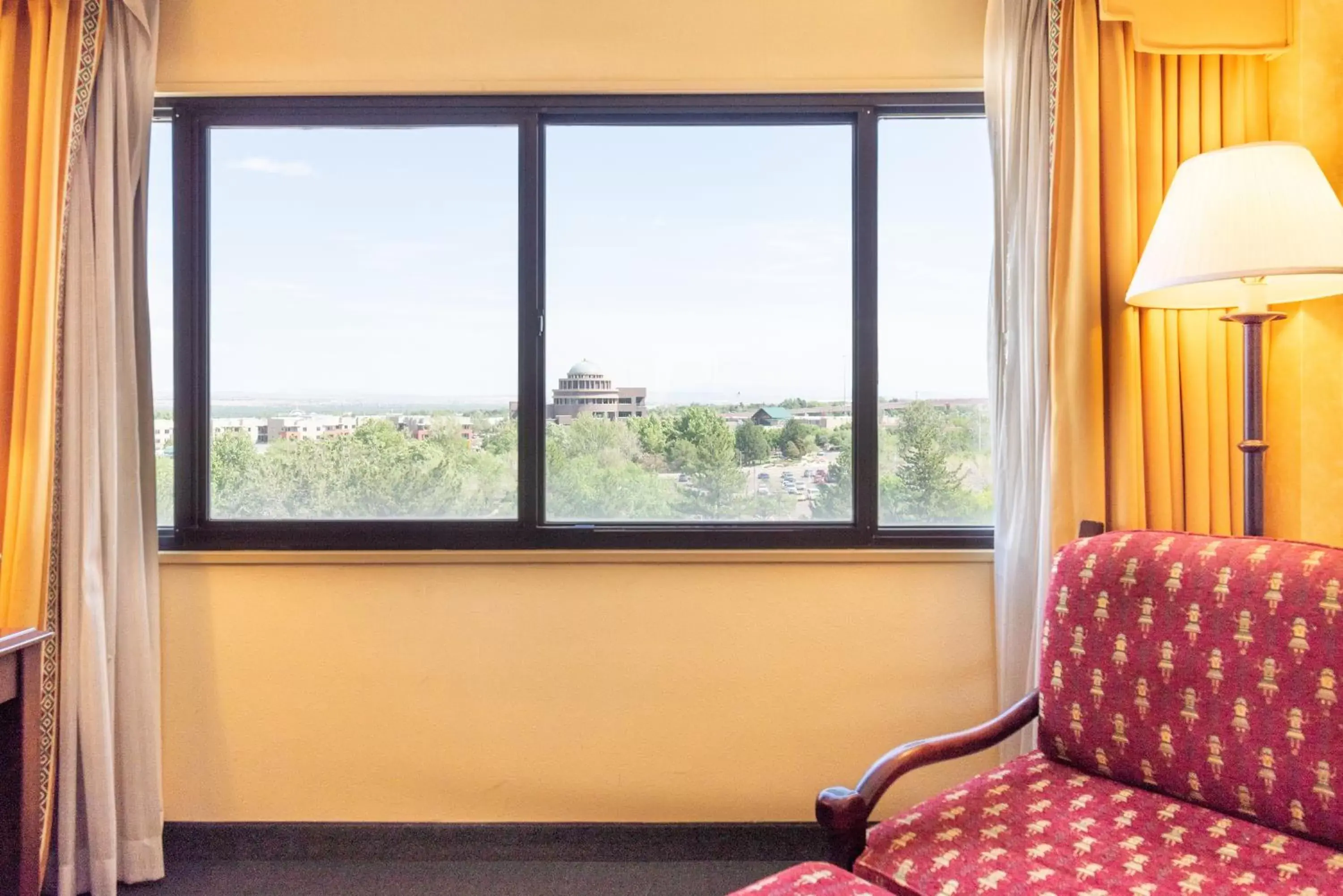 View (from property/room), Seating Area in Albuquerque Marriott Pyramid North