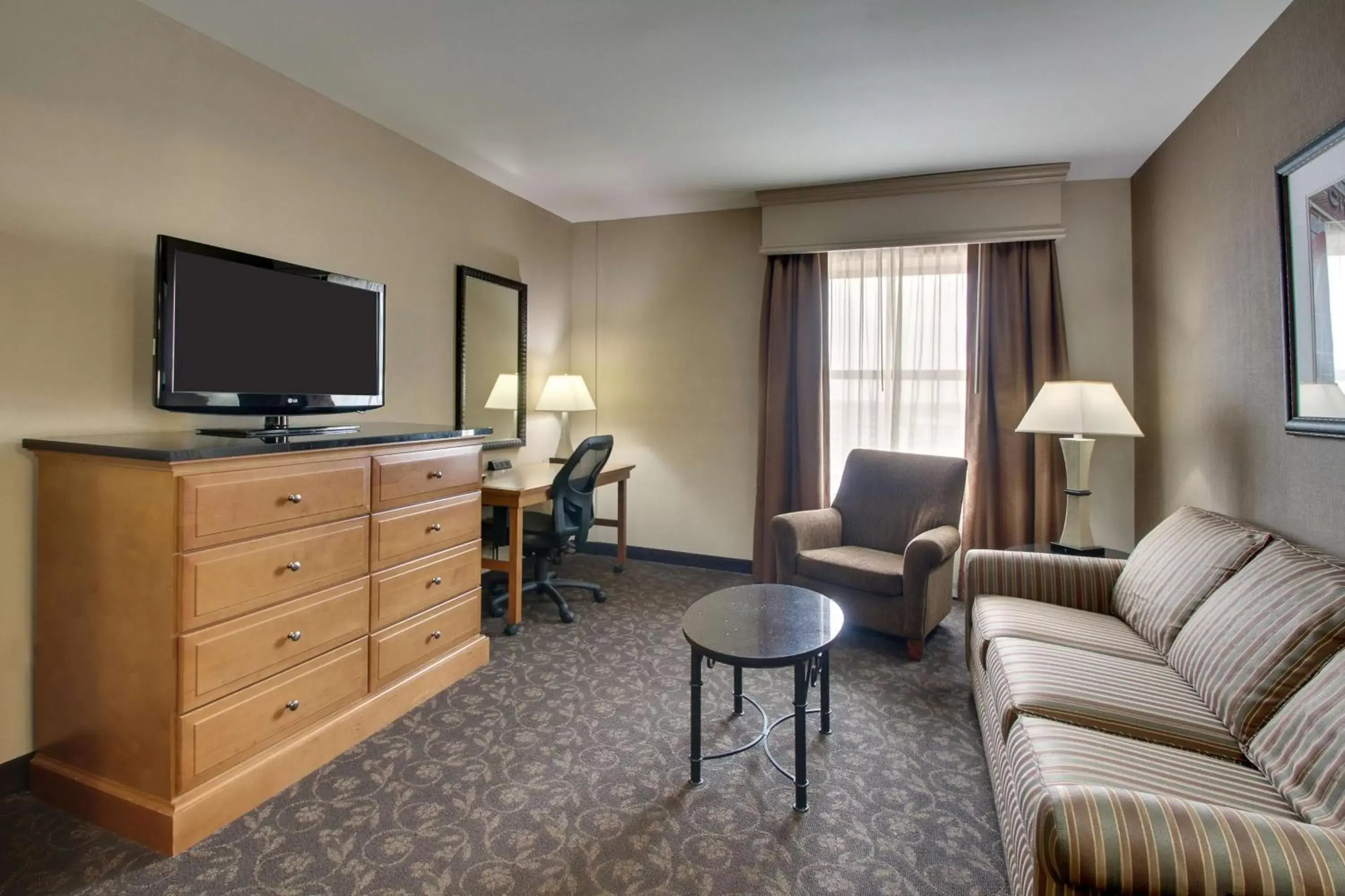 Photo of the whole room, TV/Entertainment Center in Drury Plaza Hotel Broadview Wichita