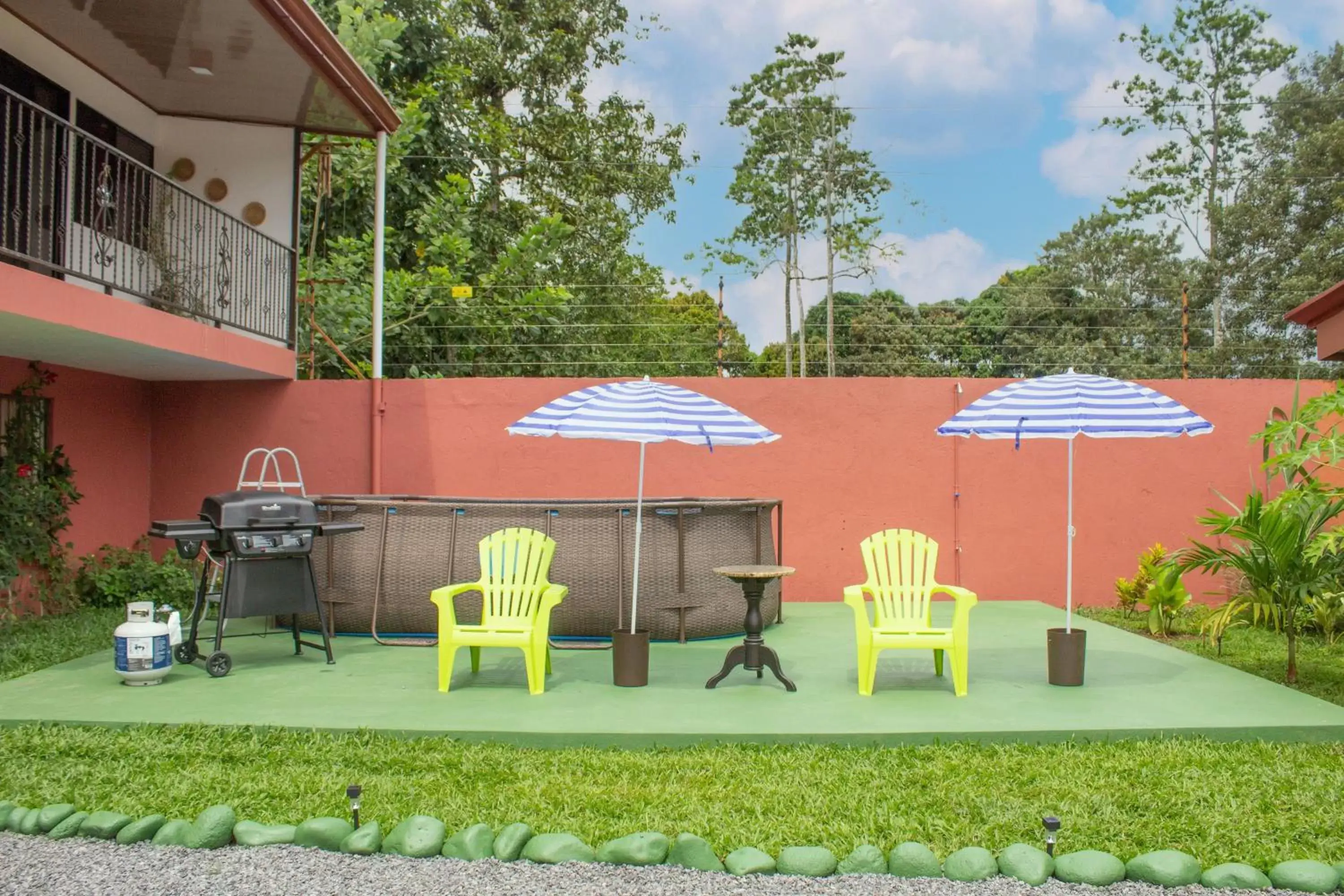 Patio in Tico House Bed & Breakfast