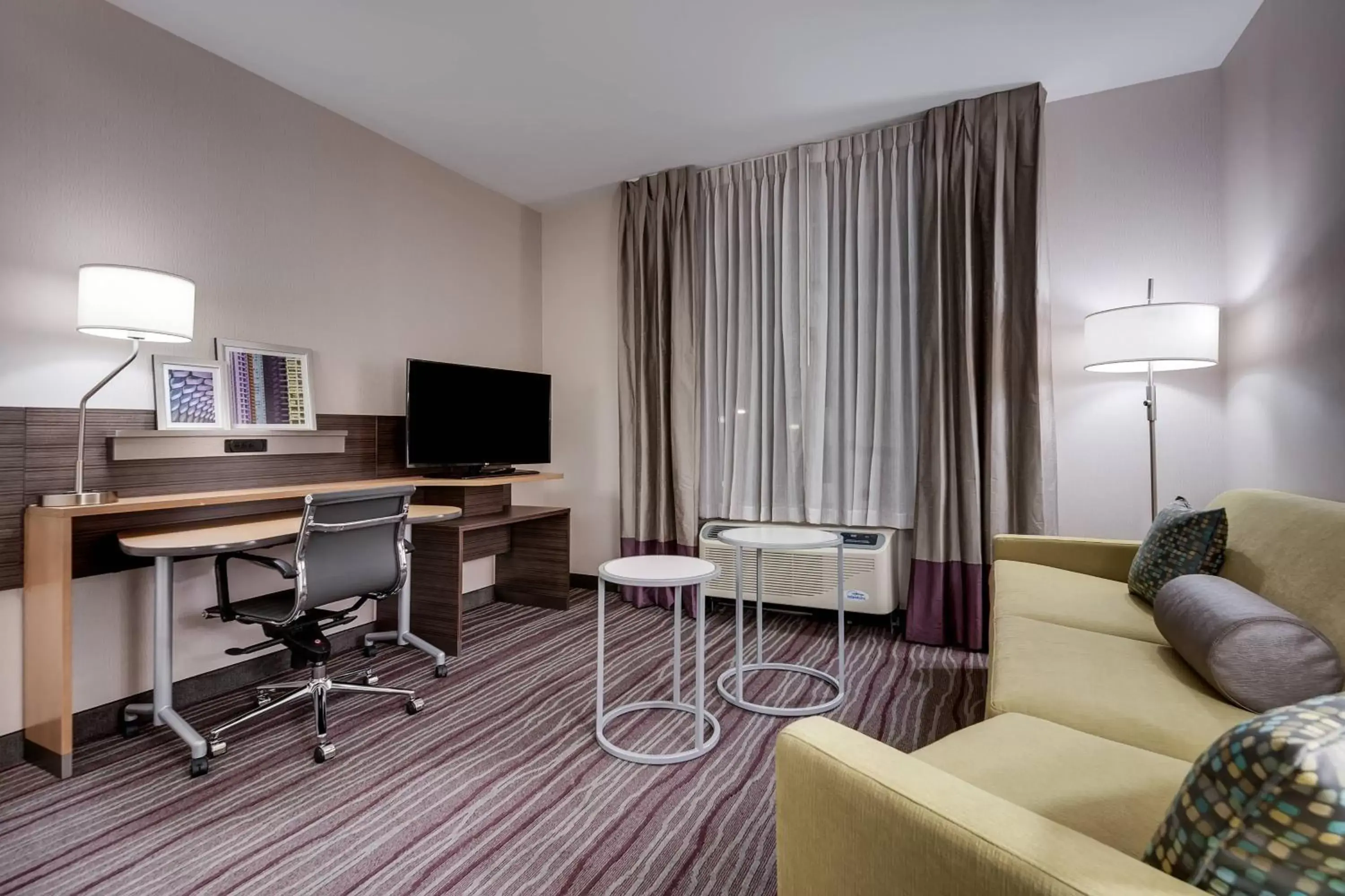 Living room, Seating Area in Fairfield Inn & Suites by Marriott Chicago Schaumburg