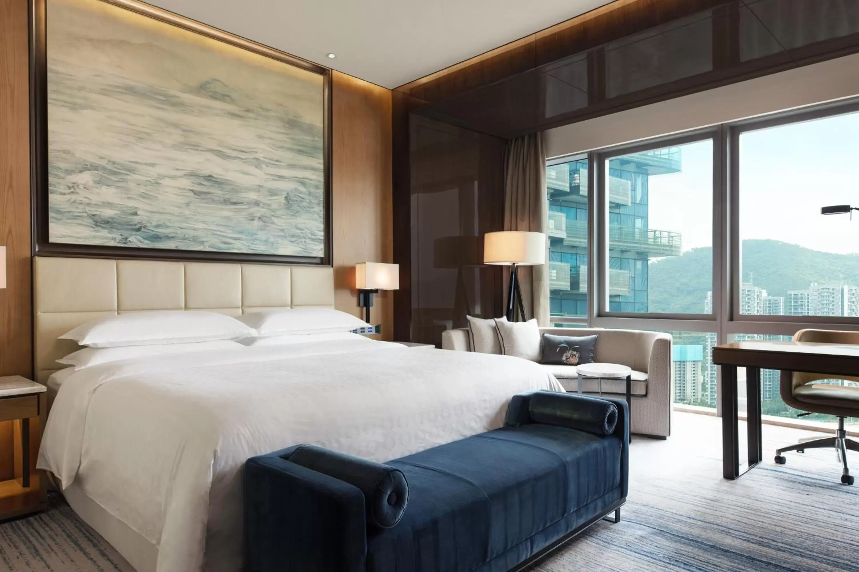 Bedroom, Bed in Sheraton Zhuhai Hotel Bedroom, Bed in Sheraton Zhuhai Hotel