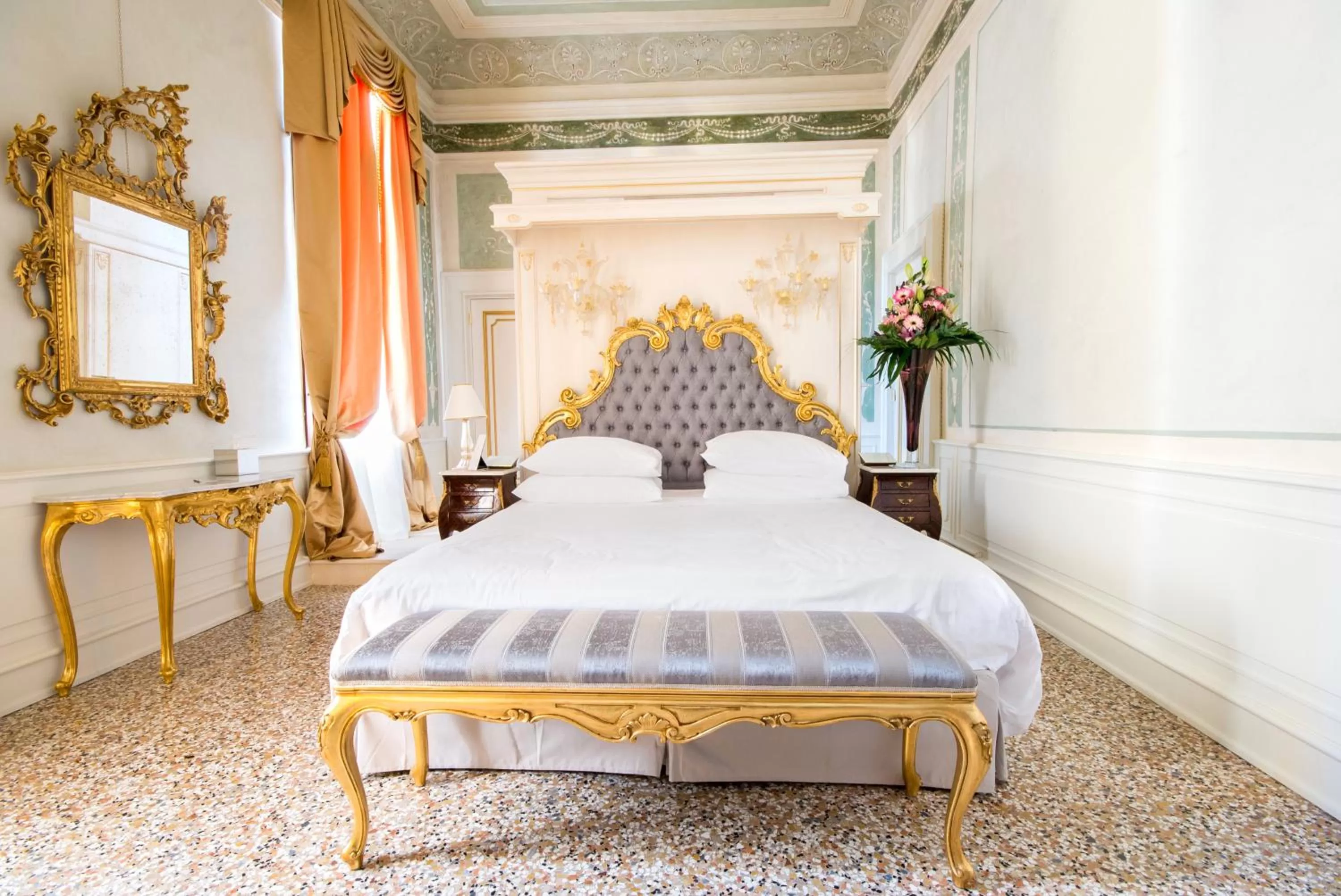 Bedroom, Bed in Ca' Bonfadini Historic Experience