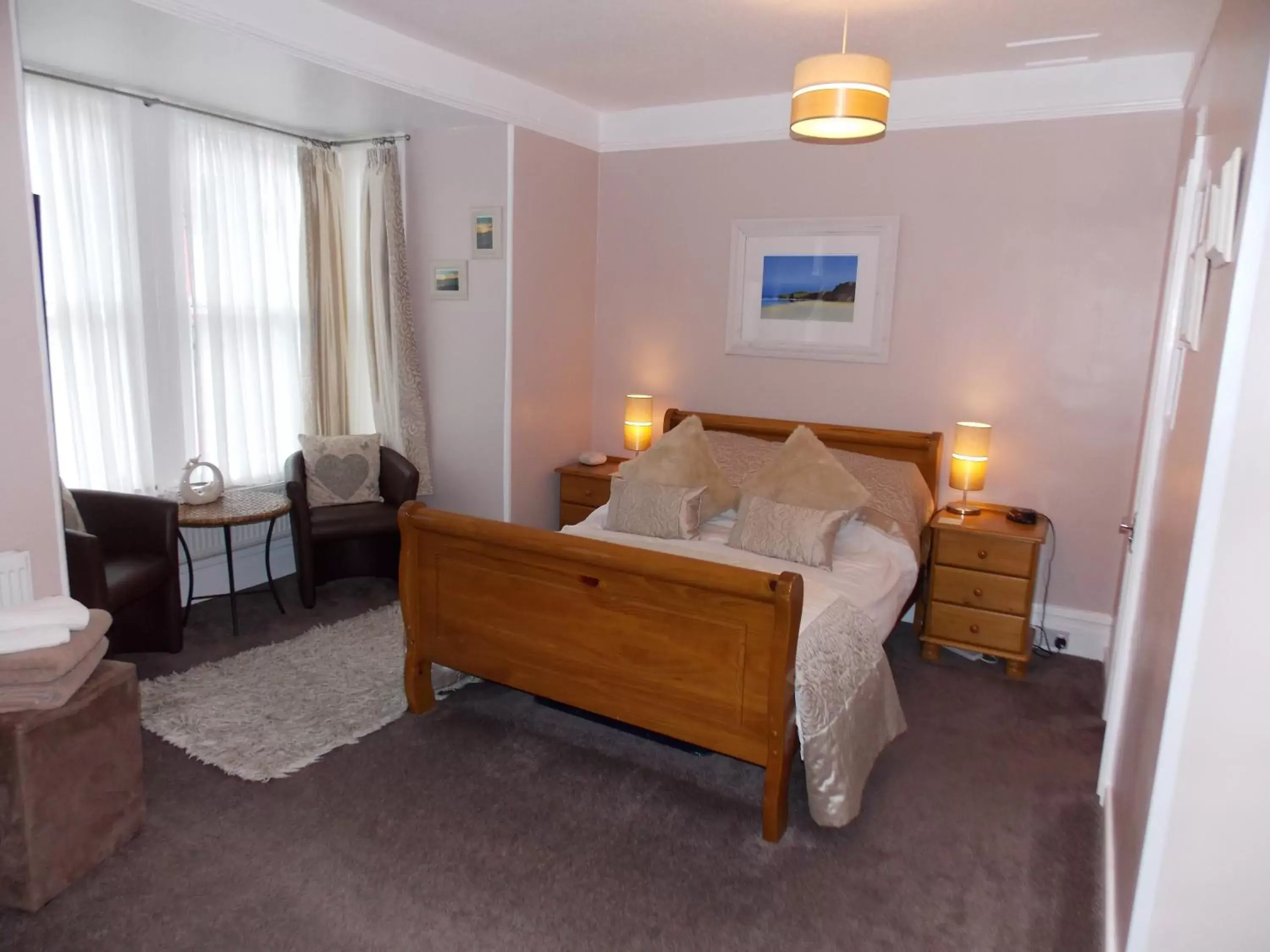 Photo of the whole room, Bed in Chiverton House Guest Accommodation