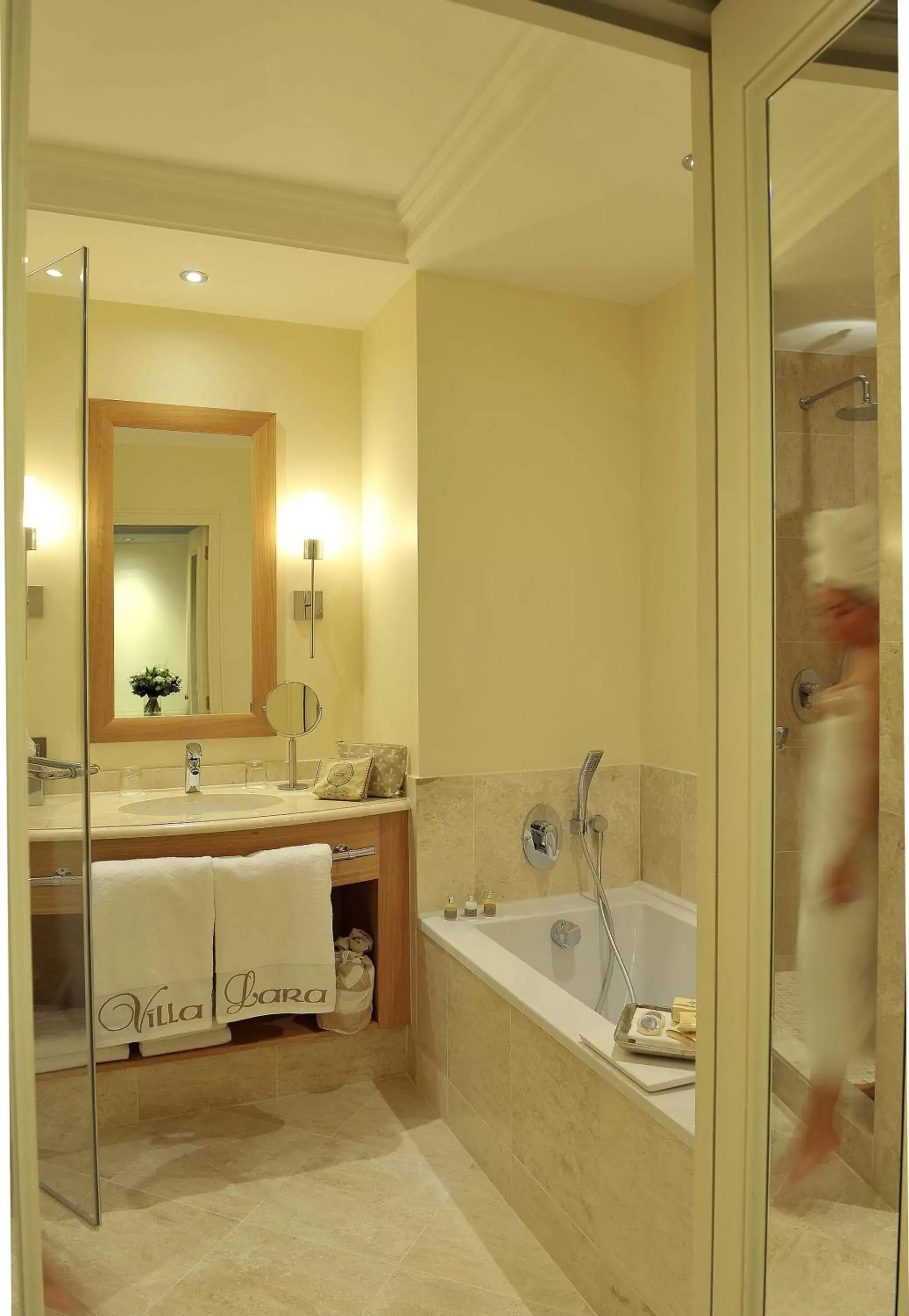 Bathroom in Villa Lara Hotel