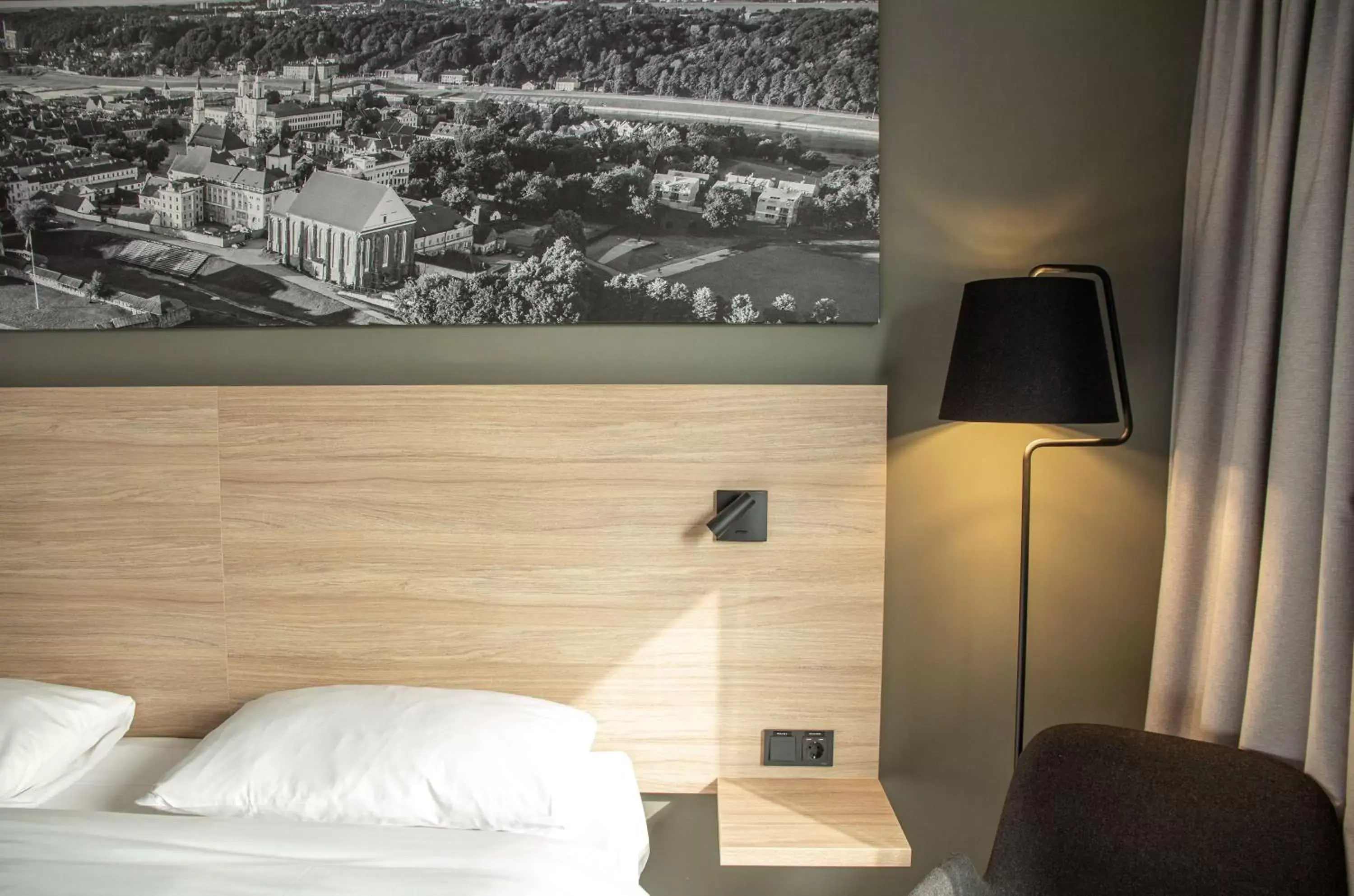 Decorative detail, Bed in Park Inn by Radisson Vilnius Airport Hotel & Business Centre