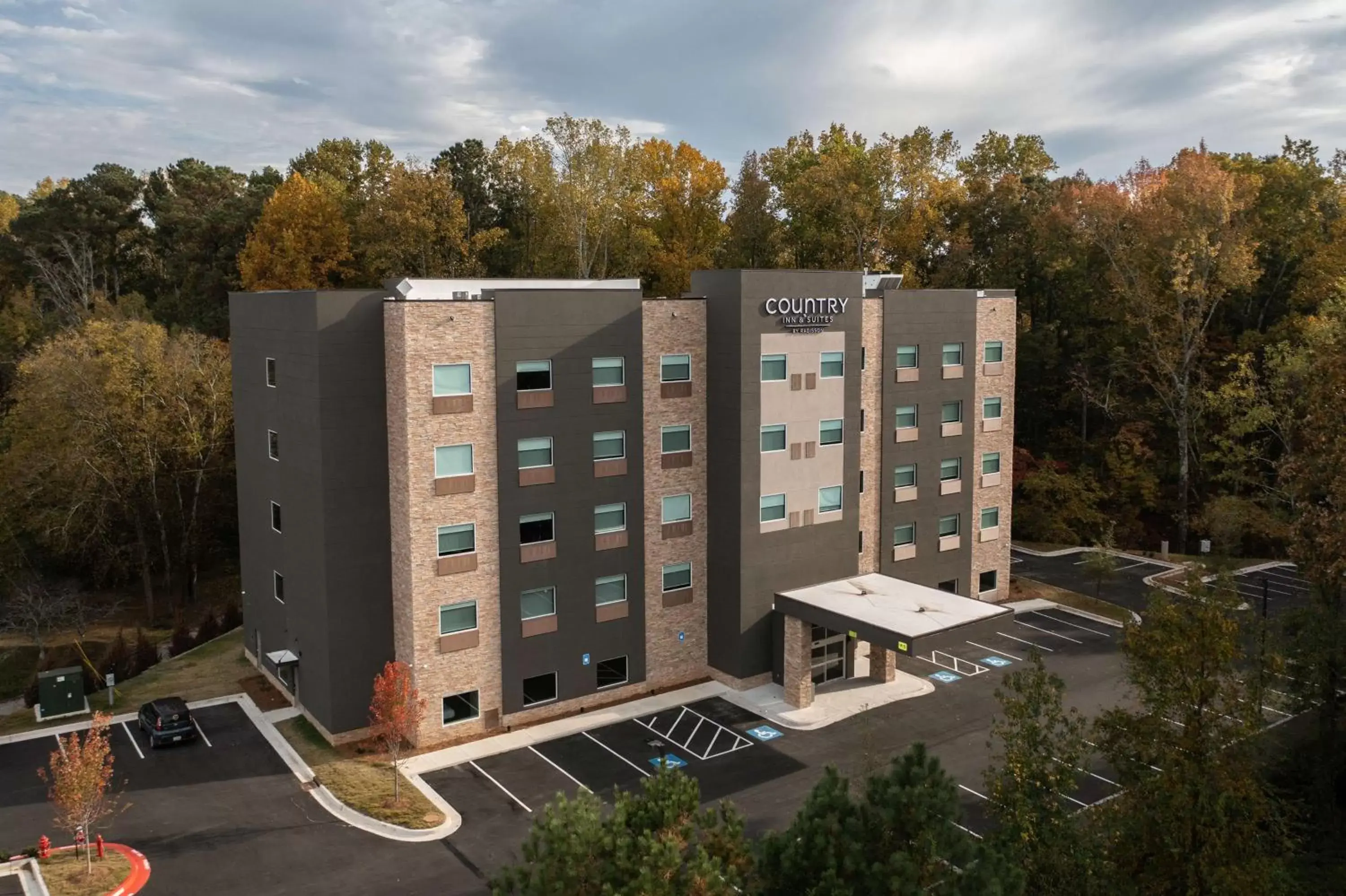Property Building in Country Inn & Suites by Radisson, Cumming, GA