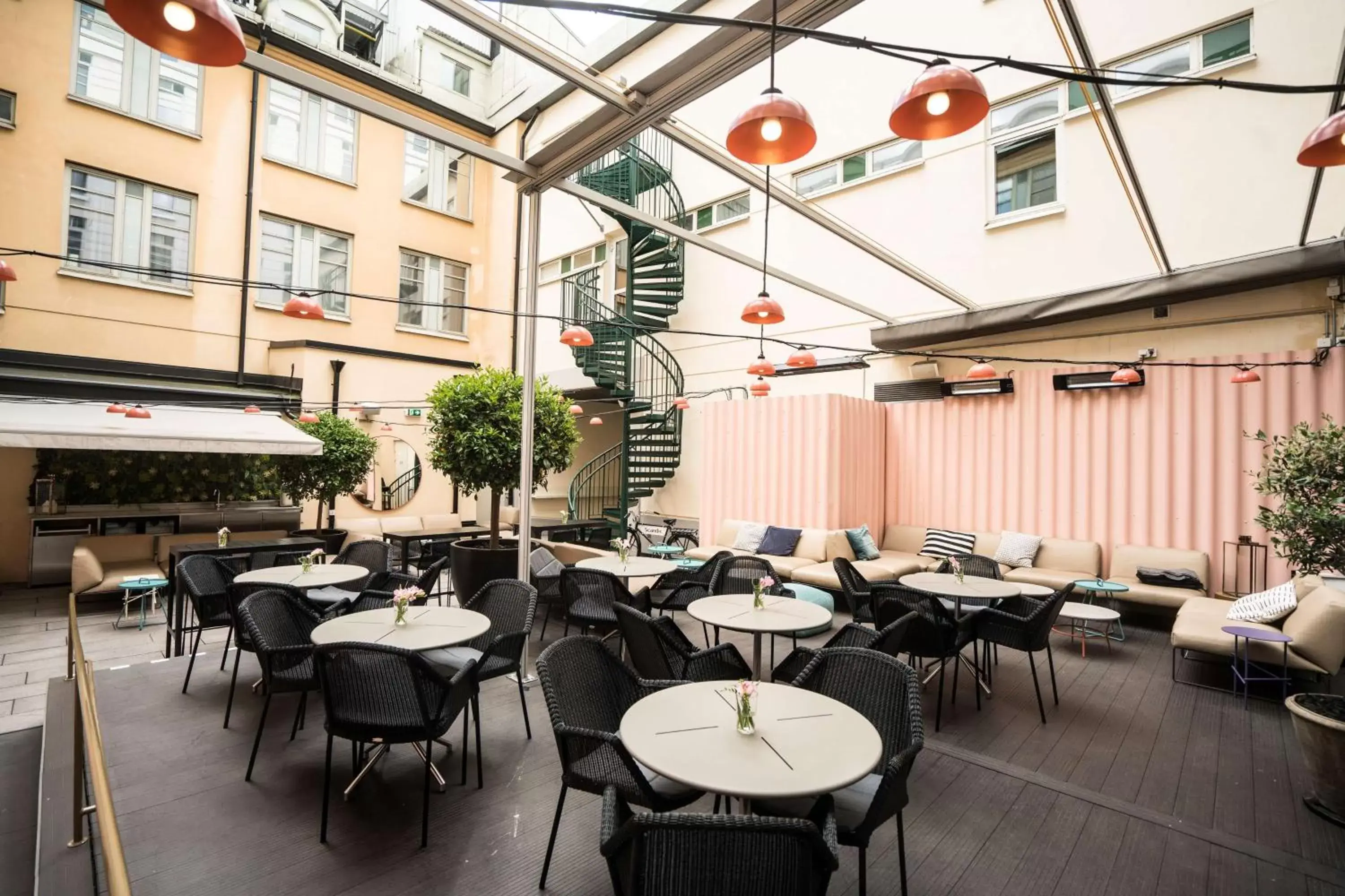 Patio, Restaurant/Places to Eat in Scandic No 53