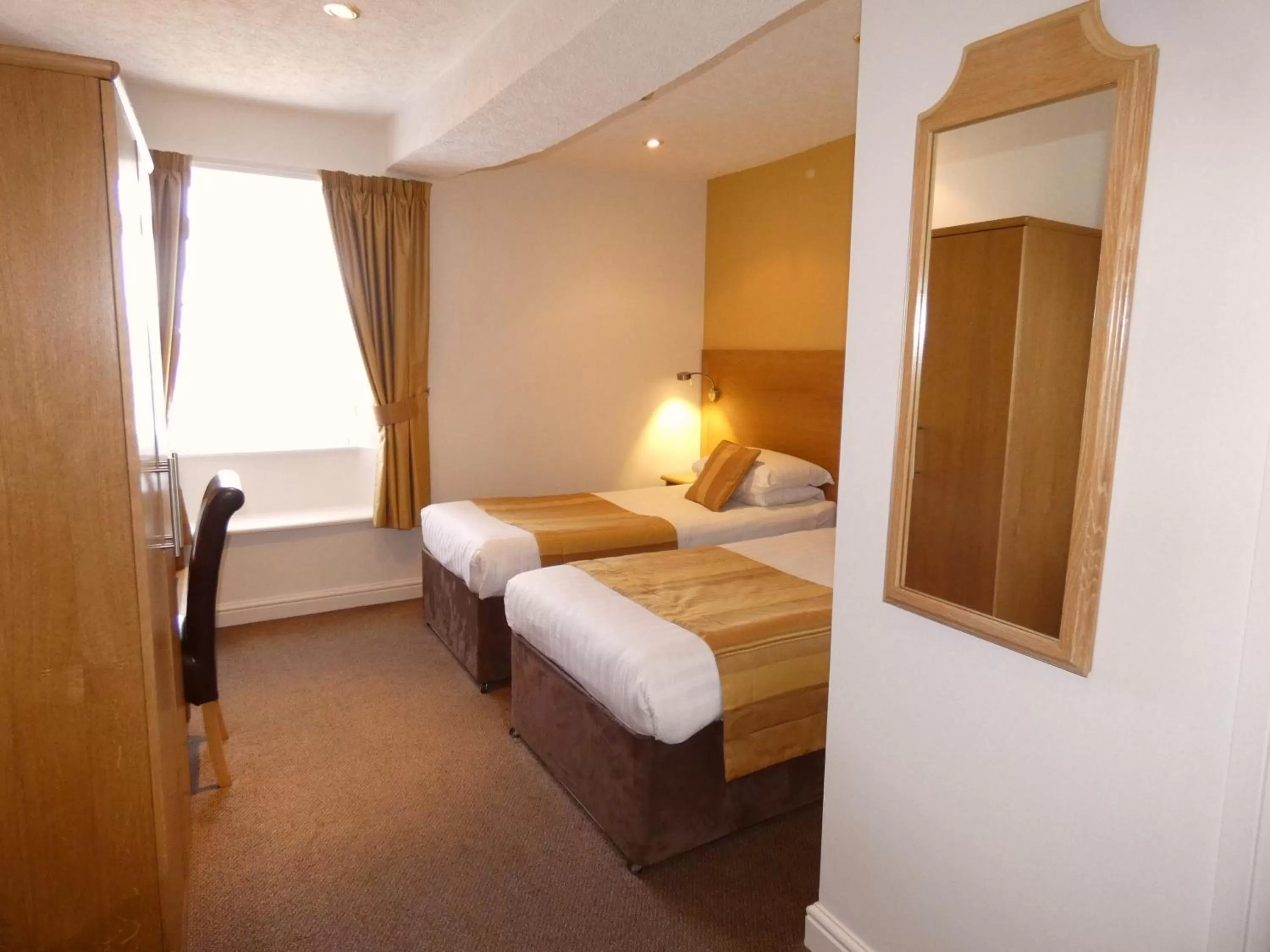 Bedroom, Bed in The Old Ginn House Inn