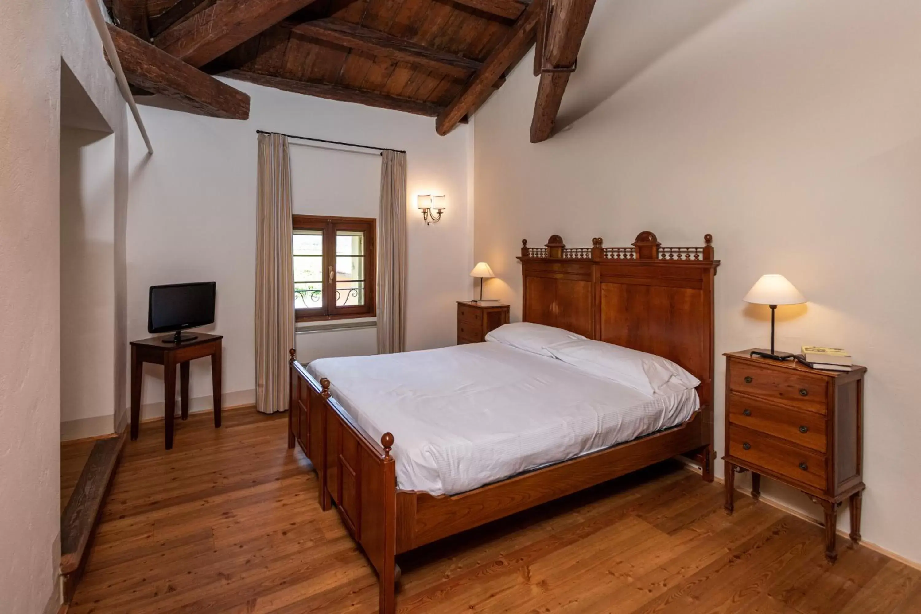 Bed in Villa Clementina - Prosecco Country Hotel