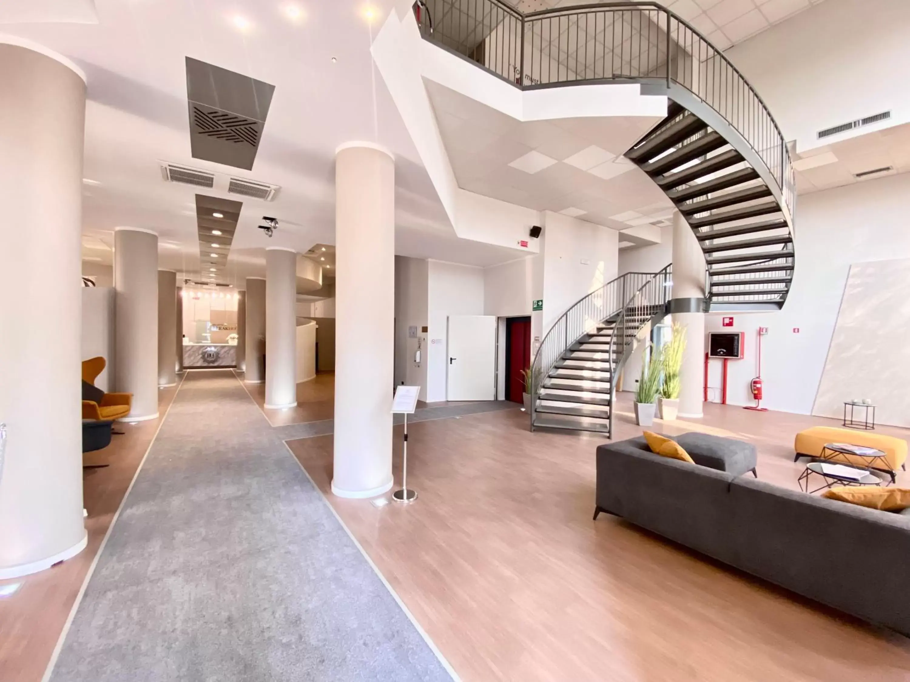 Lobby or reception, Seating Area in Break Hotel