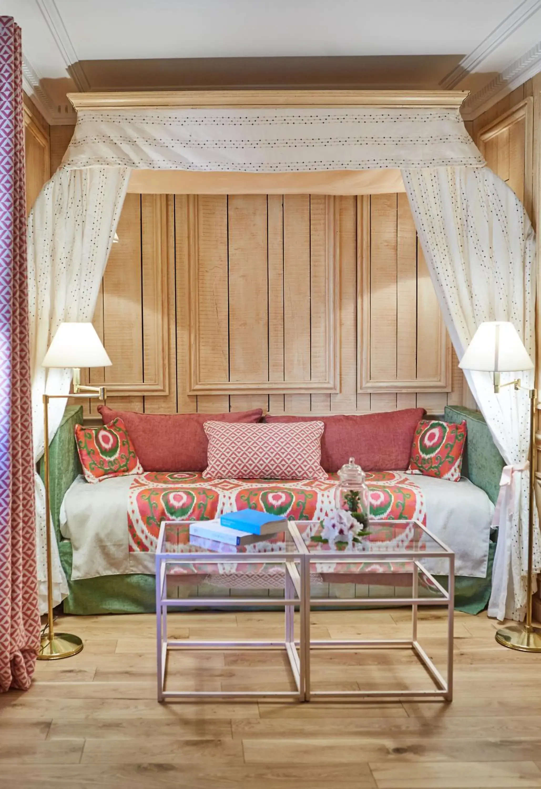 Living room, Seating Area in Cazaudehore, hôtel de charme au vert