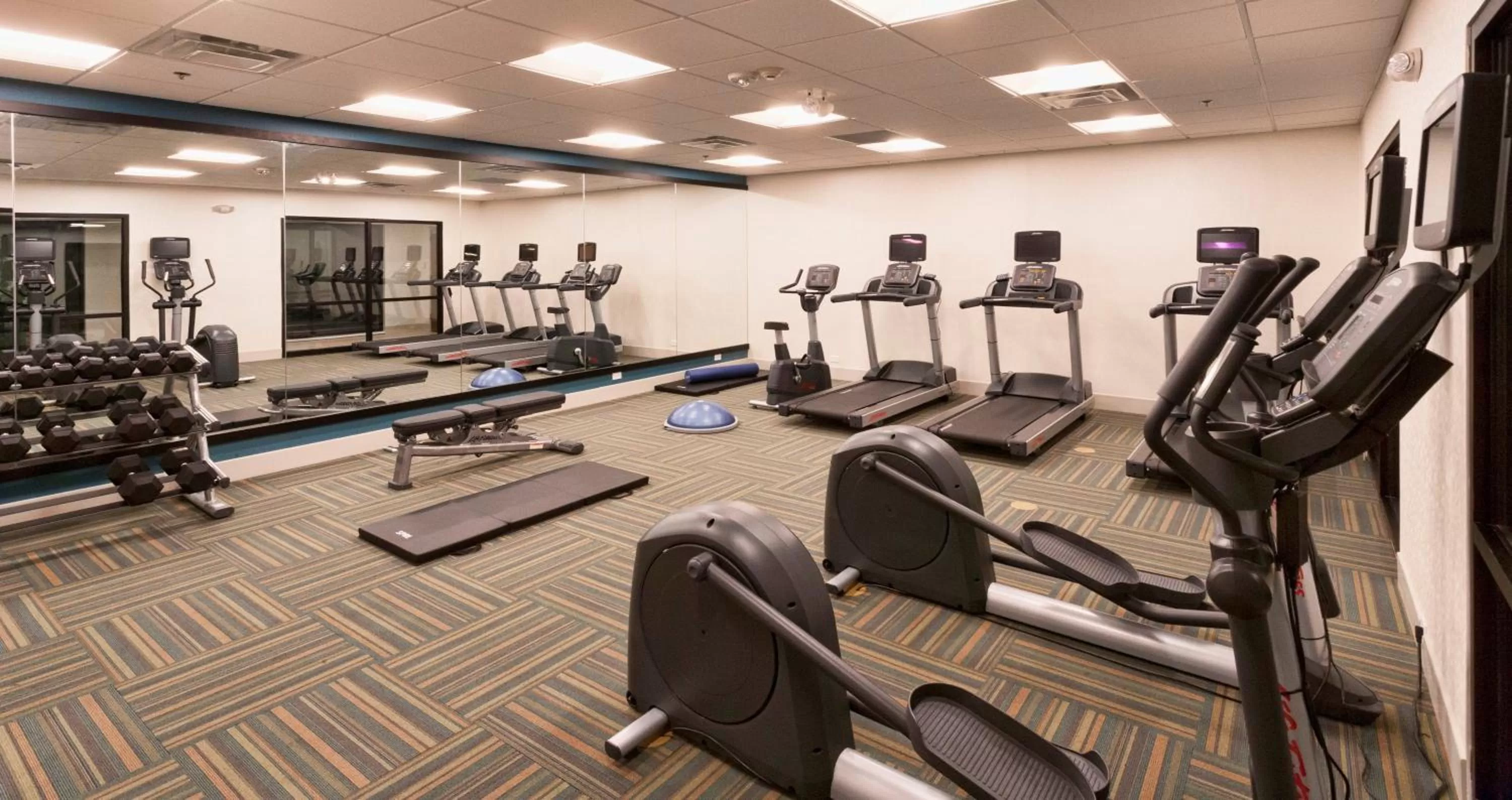Fitness centre/facilities in Holiday Inn Express & Suites - Dodge City by IHG
