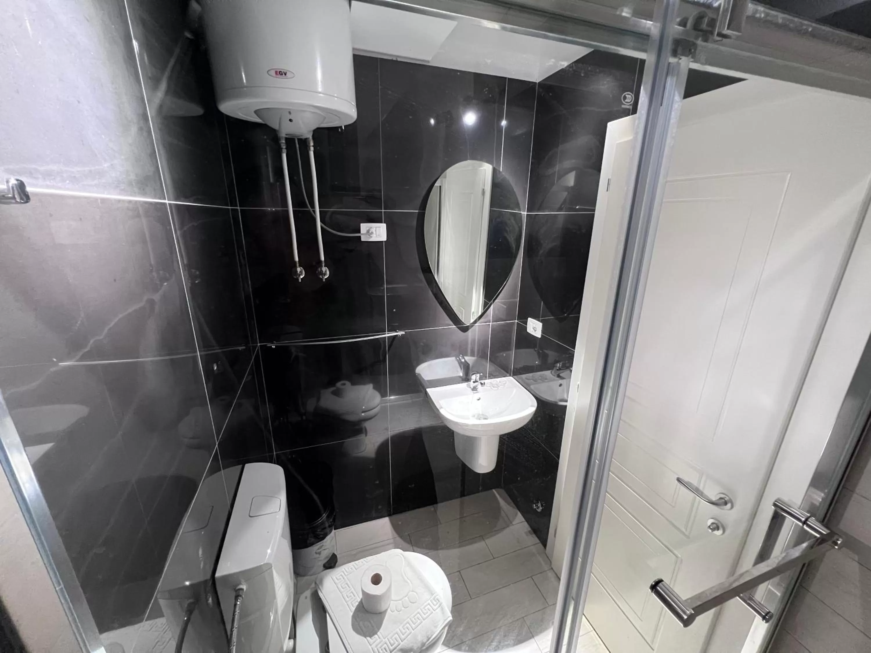 Shower, Bathroom in Bobi Hotel