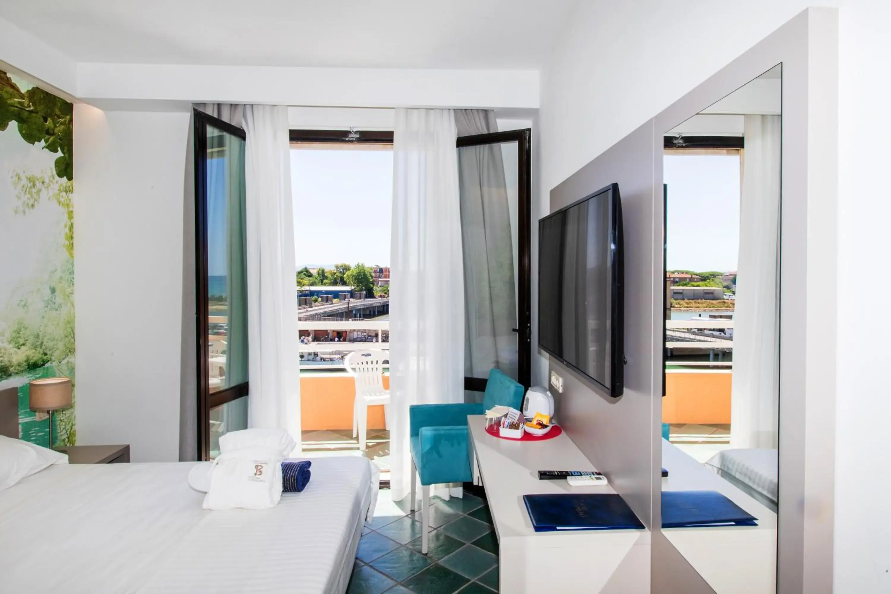 Bedroom in Hotel L'Approdo