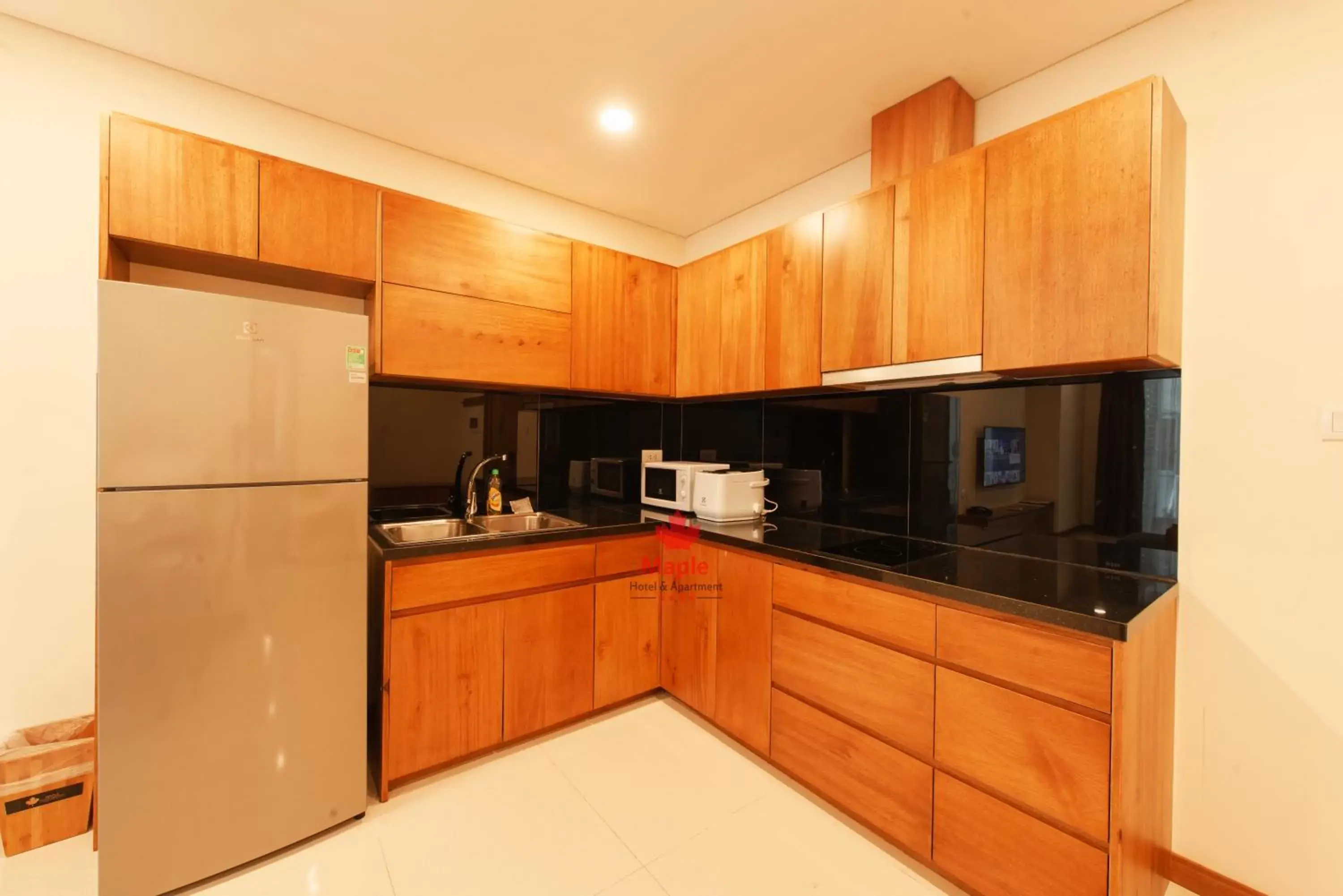 Kitchen or kitchenette, Kitchen/Kitchenette in Maple Hotel & Apartment