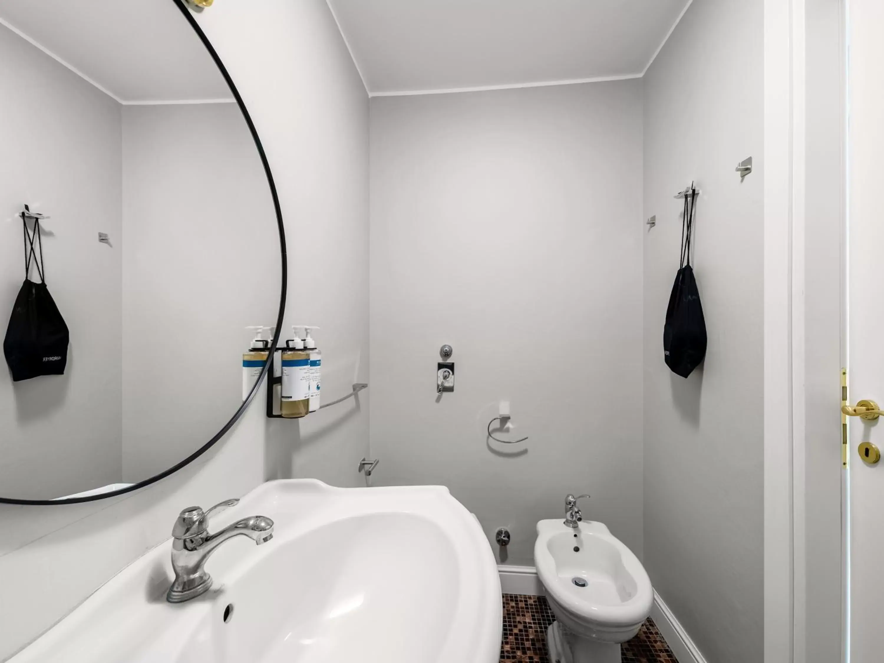 Bathroom in Adore Rooms & Apartments