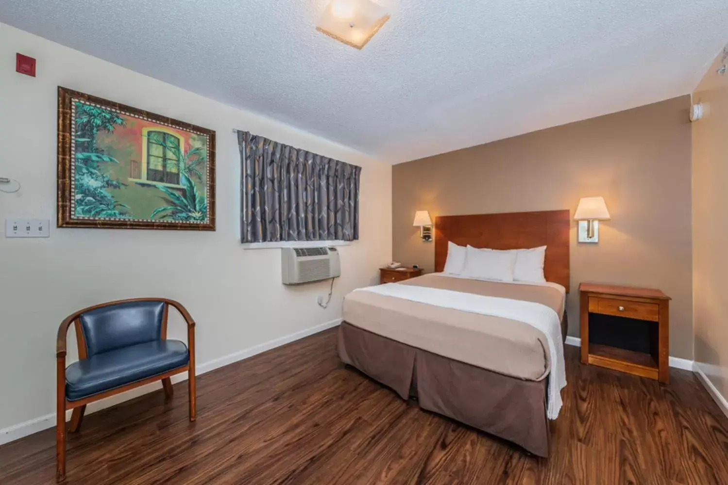 Bed in Tampa Bay Extended Stay Hotel