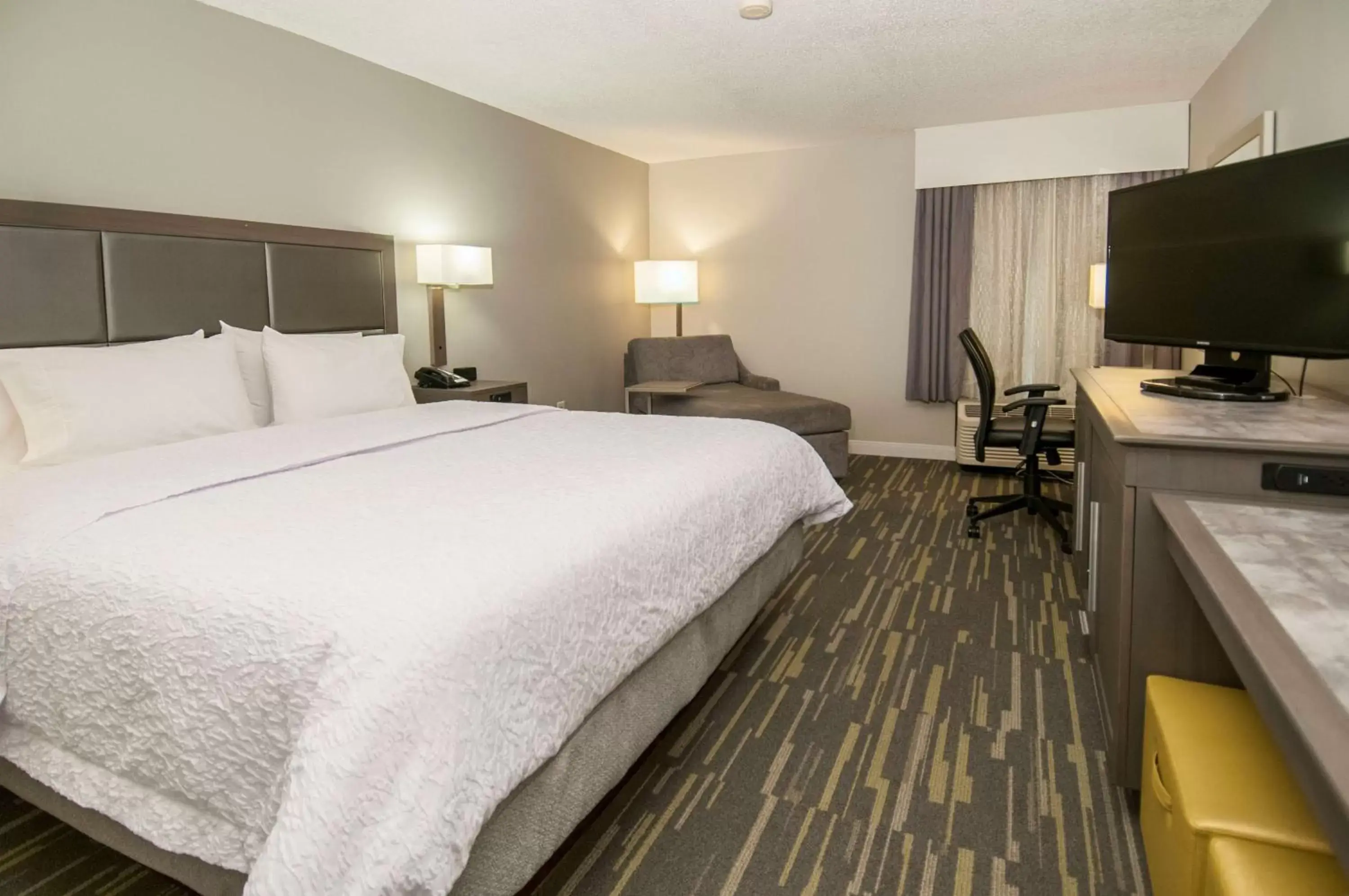 Bedroom, Bed in Hampton Inn Shreveport/Bossier City