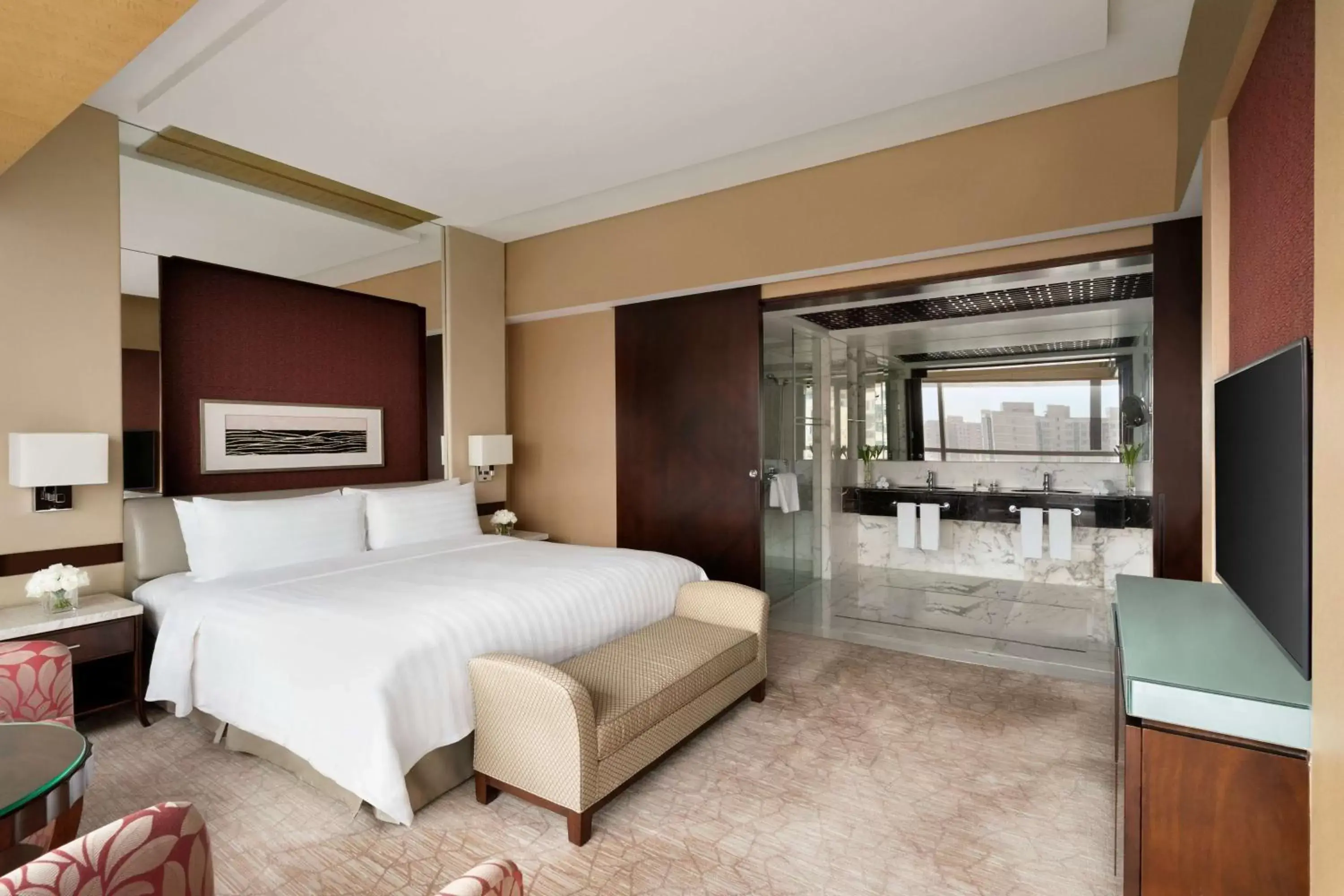 Photo of the whole room, Bed in Shangri-La Beijing