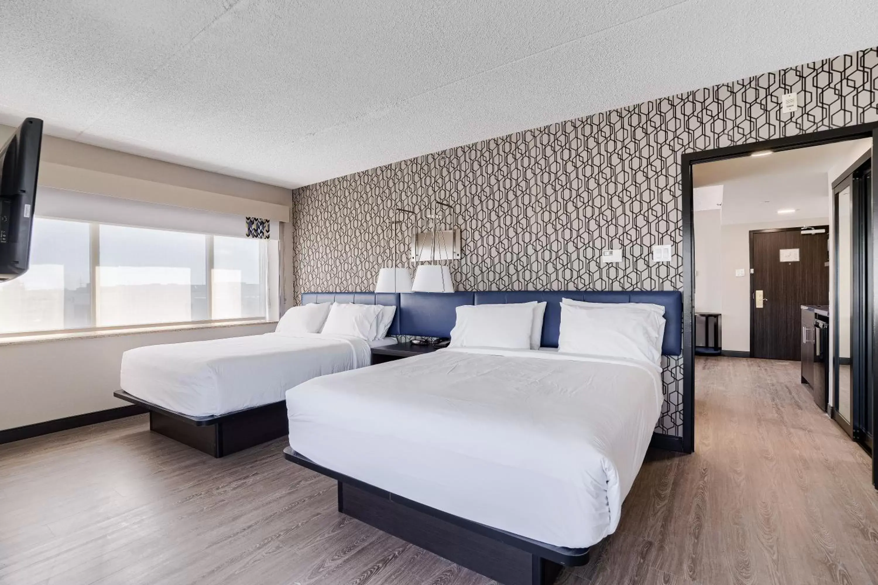 Photo of the whole room, Bed in GLō Best Western Mississauga Corporate Centre