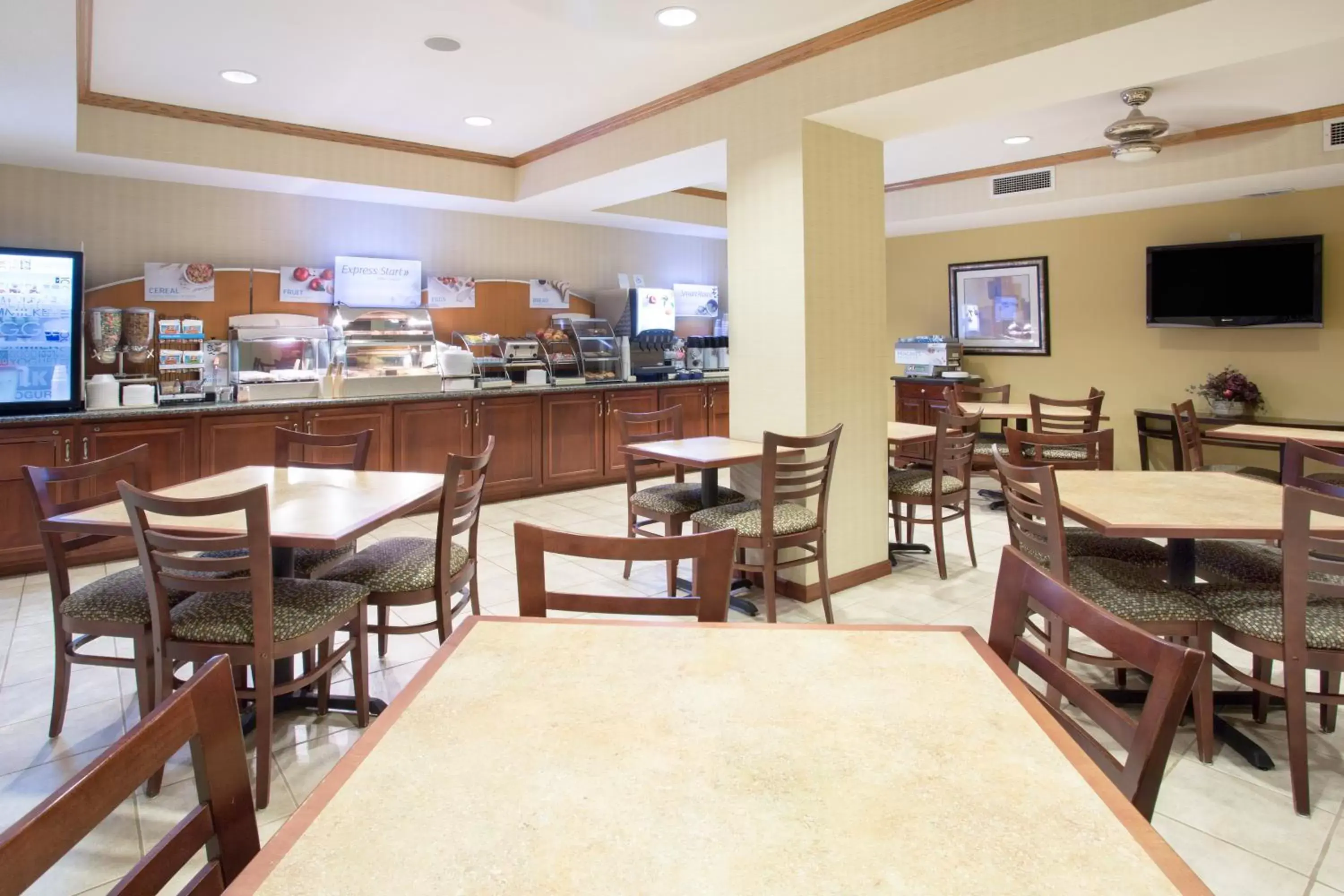 Breakfast, Restaurant/Places to Eat in Holiday Inn Express & Suites Abilene, an IHG Hotel