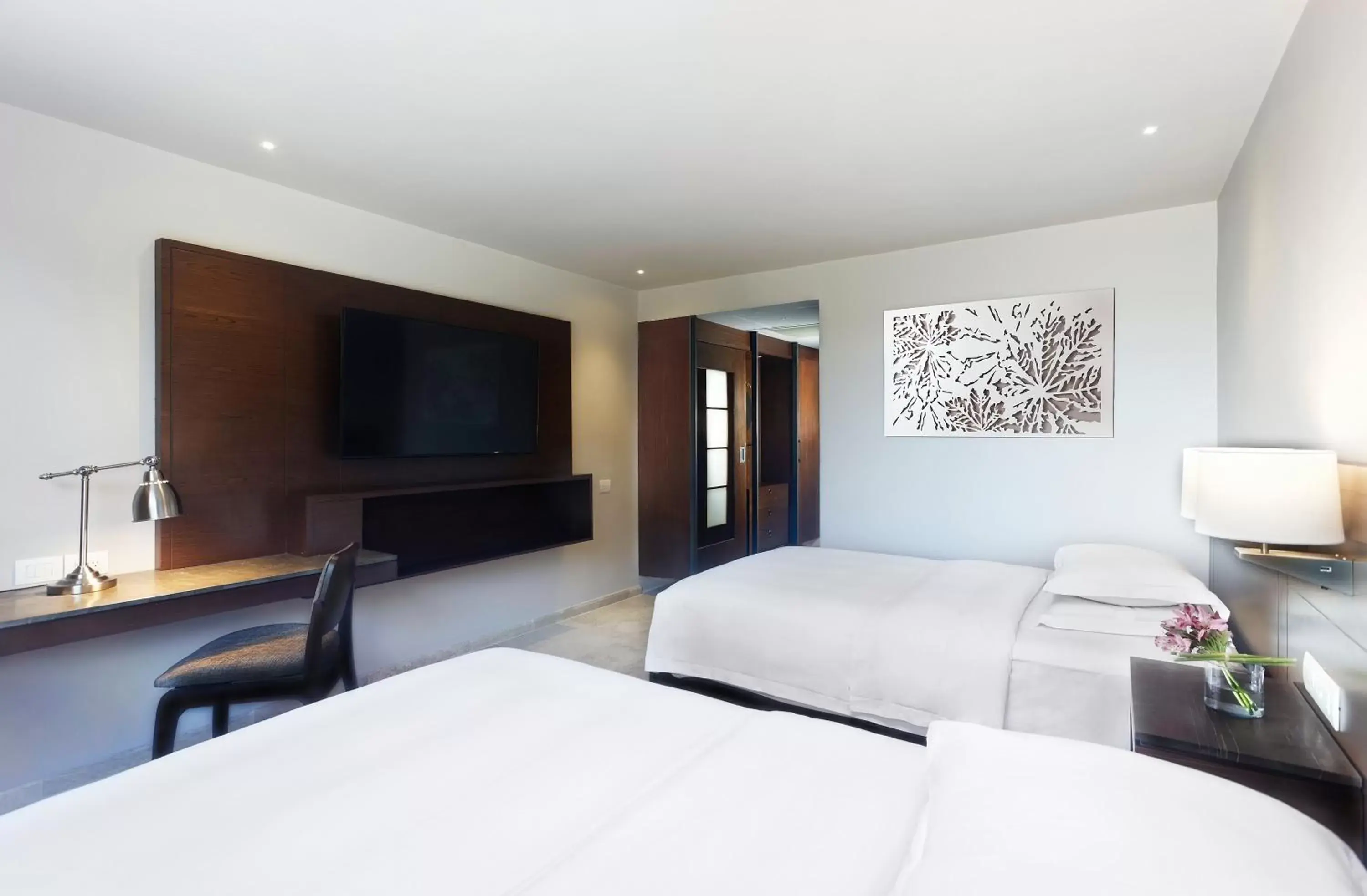 Bed, TV/Entertainment Center in Hyatt Regency Villahermosa