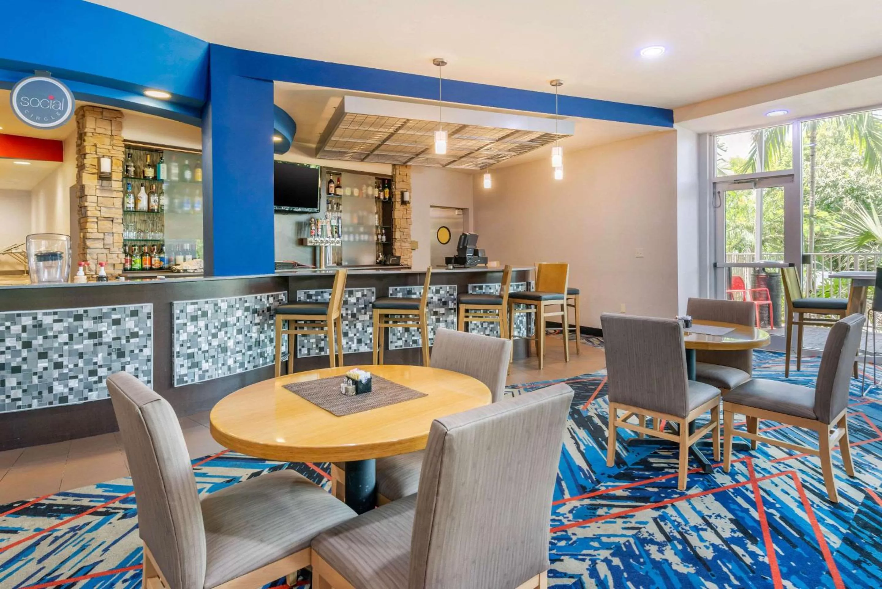 Restaurant/places to eat in Cambria Hotel Ft Lauderdale, Airport South & Cruise Port