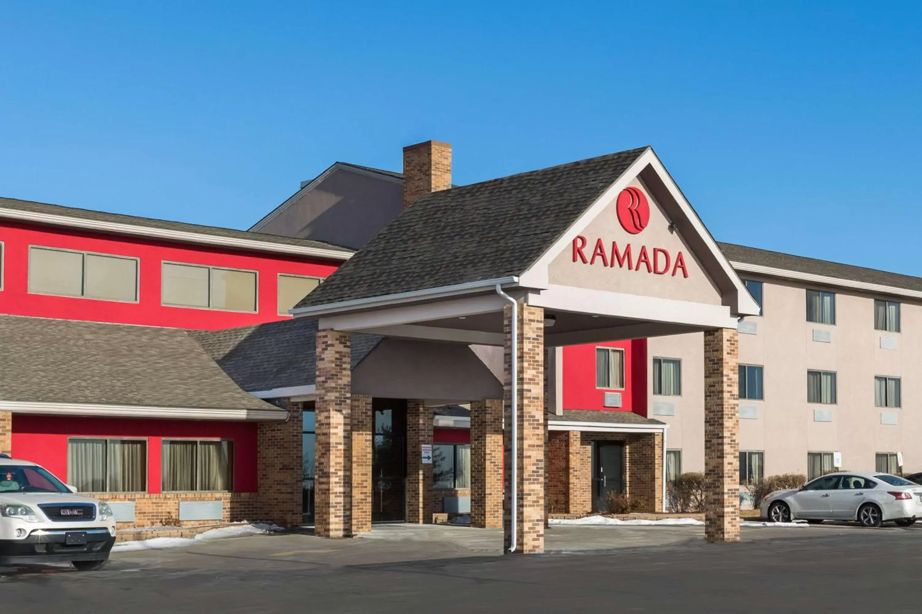 Property Building in Ramada by Wyndham Platte City KCI Airport