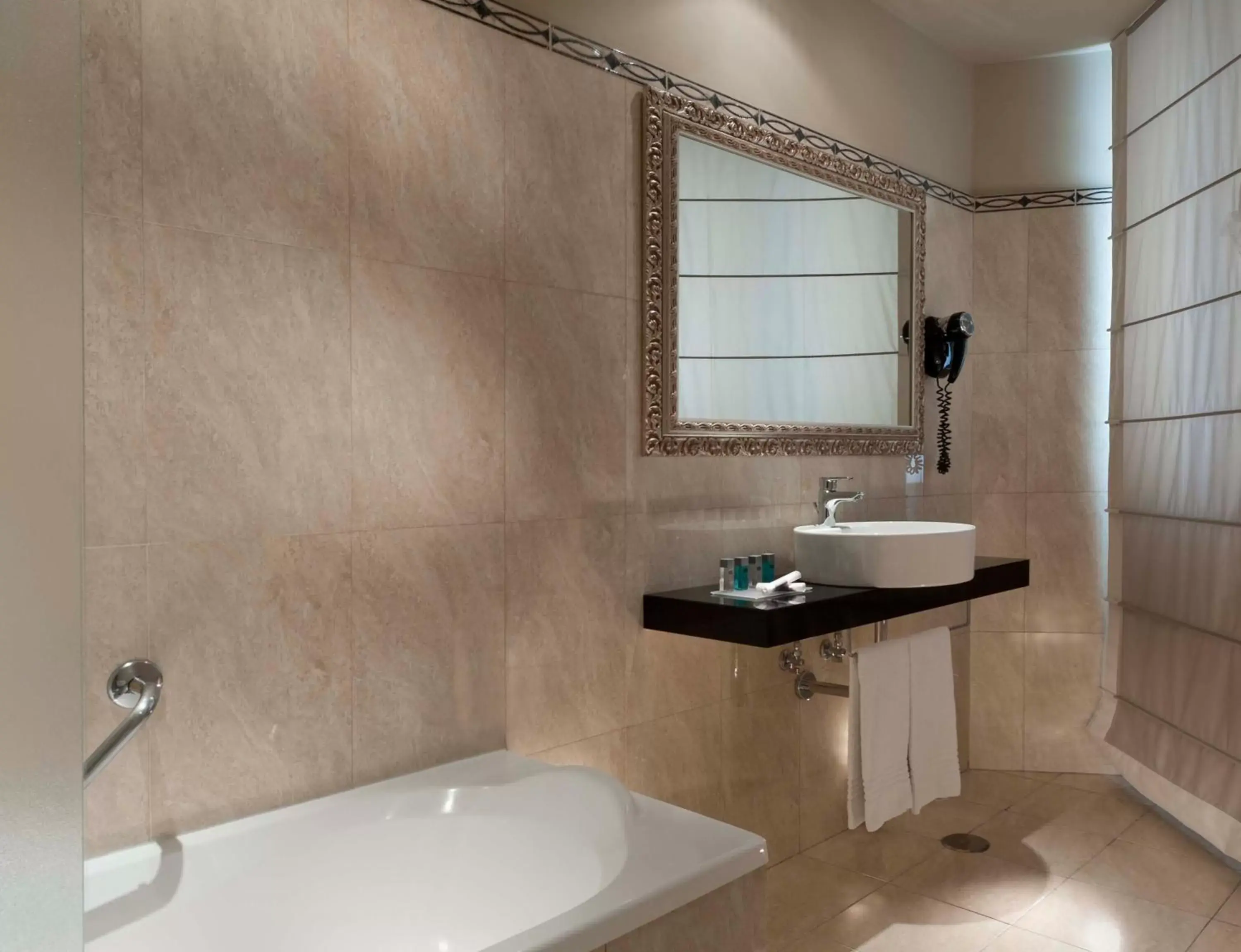 Bathroom in c-hotels Ambasciatori