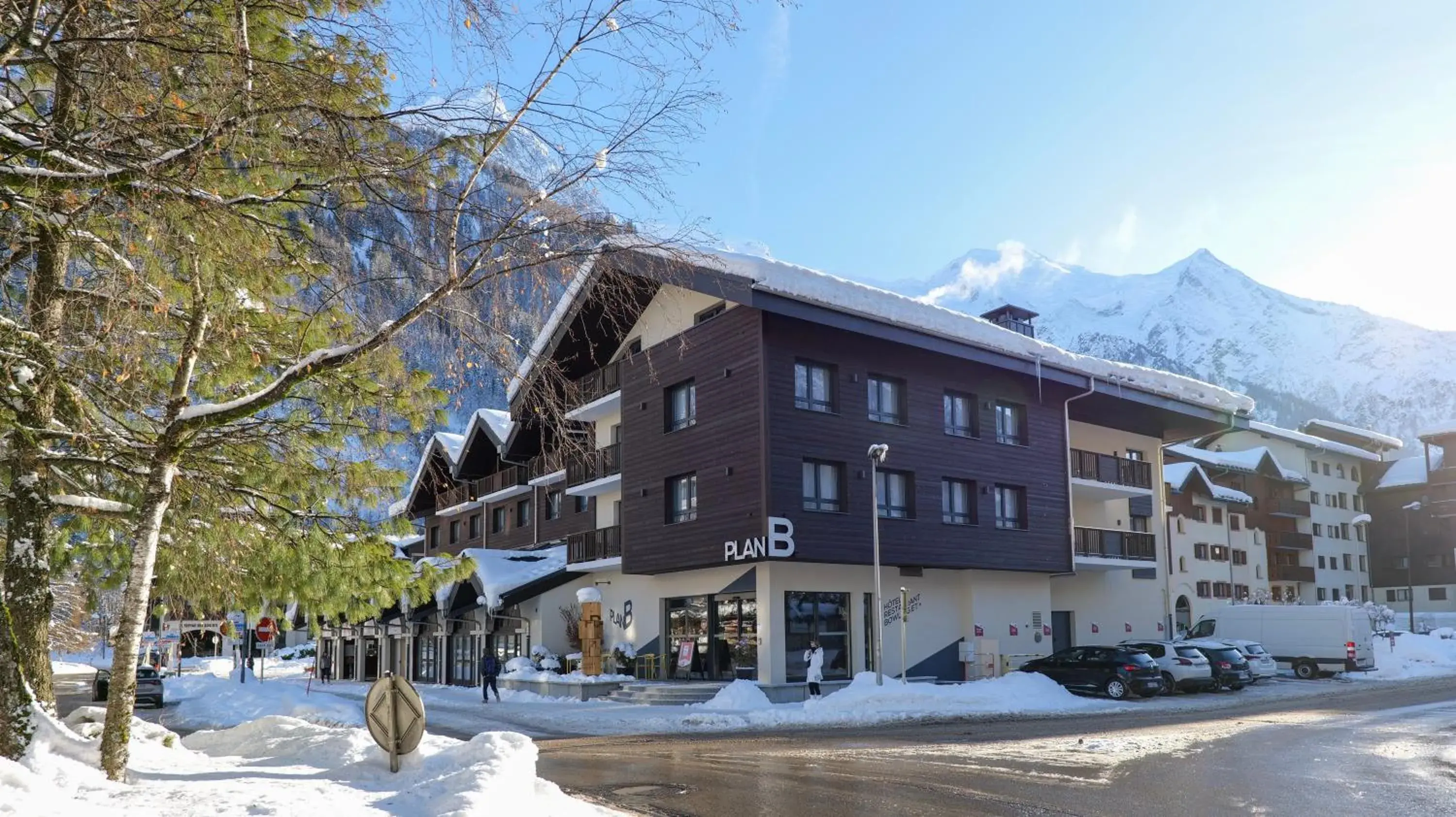 Property building, Winter in Plan B Hotel - Living Chamonix