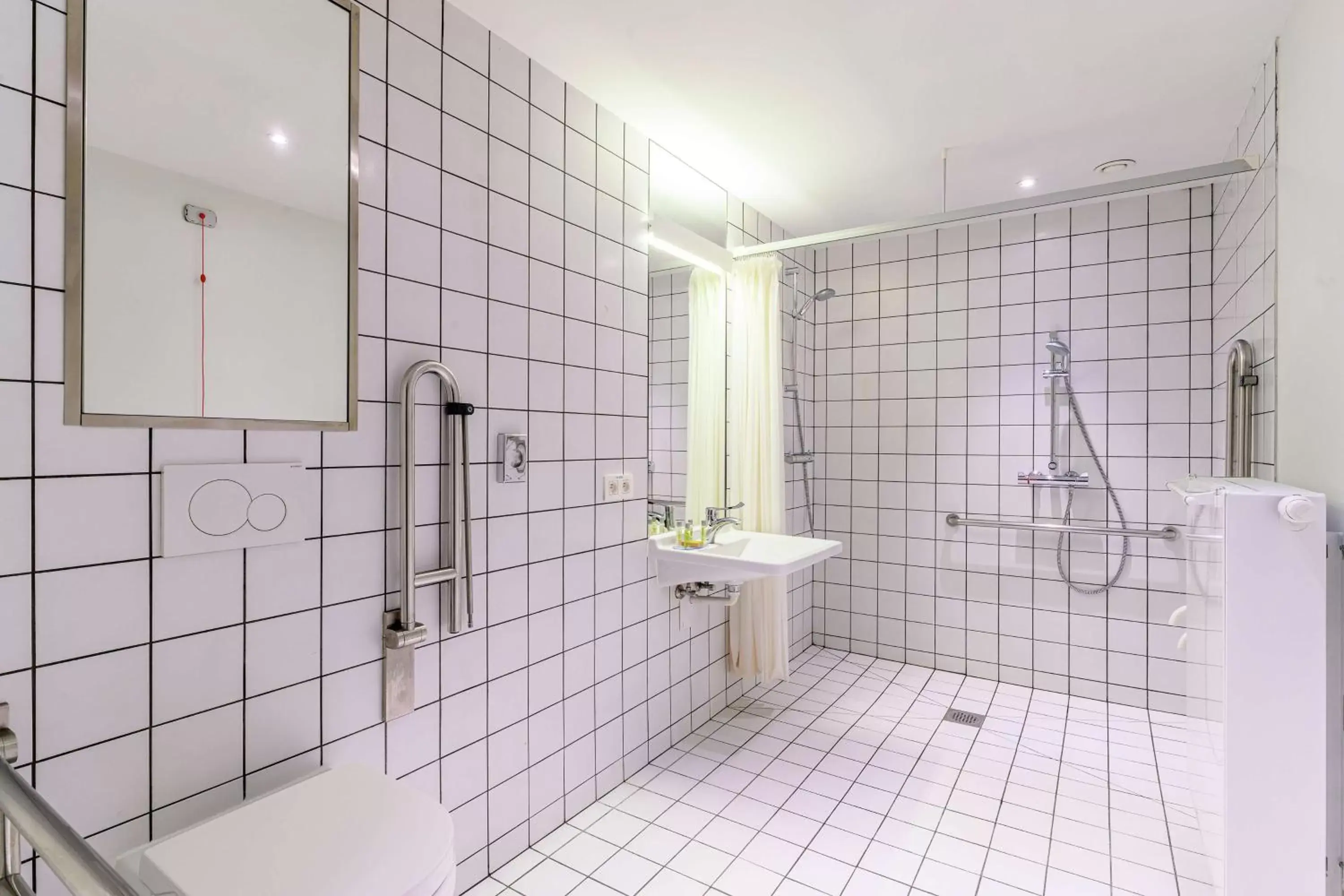 Bathroom in Hilton Garden Inn Brussels City Centre