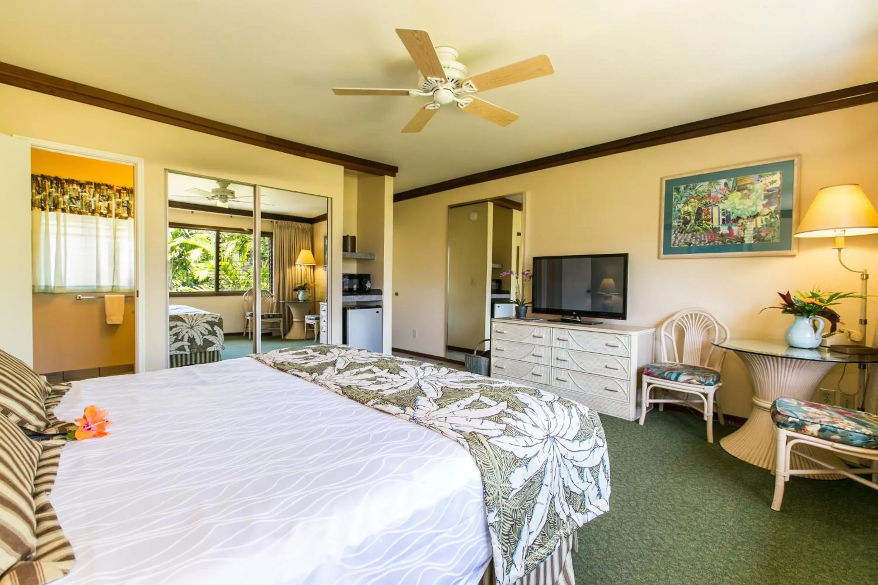 Bed in The Kauai Inn