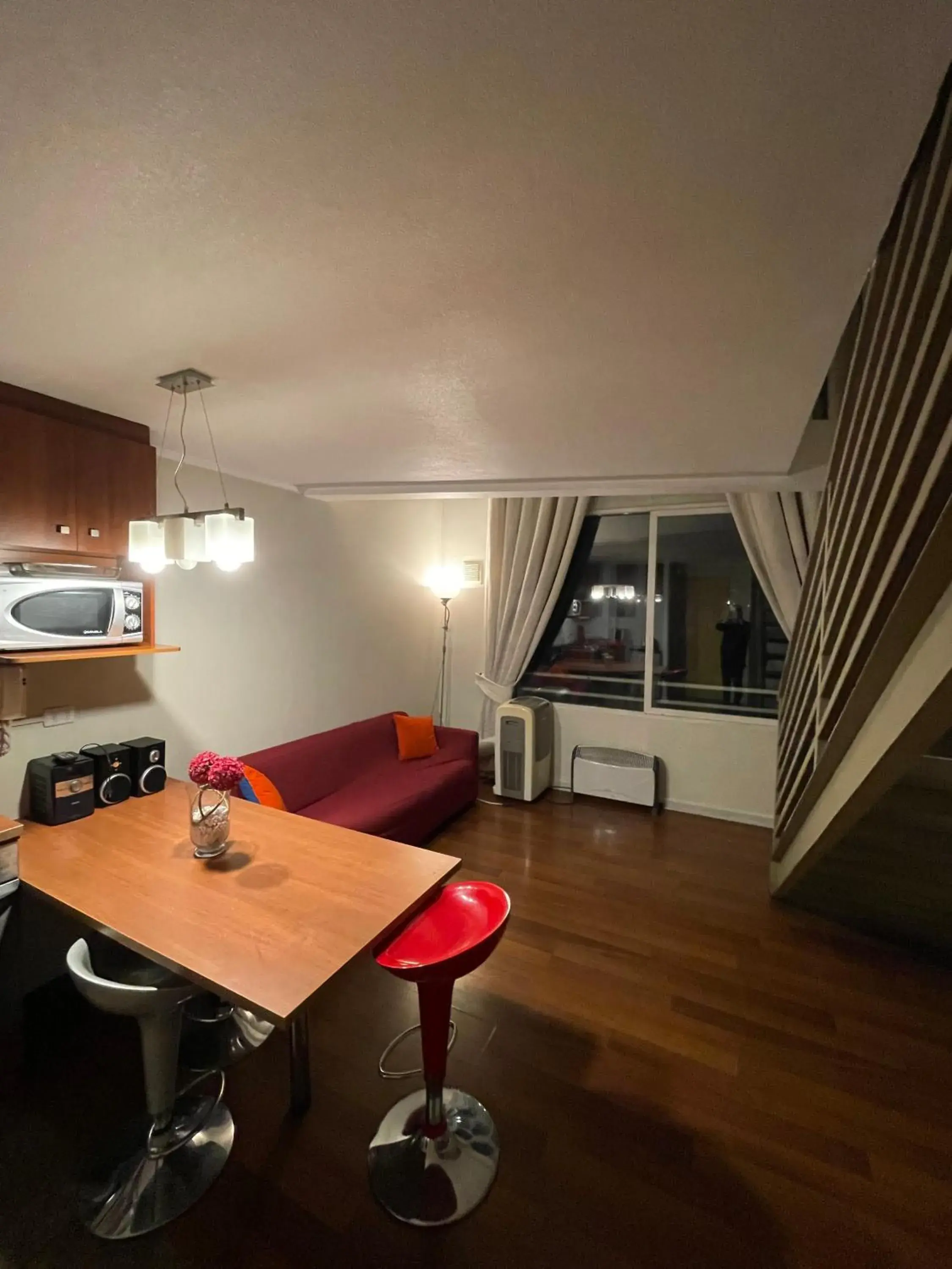 Kitchen or kitchenette, Dining Area in VR Suite Santiago