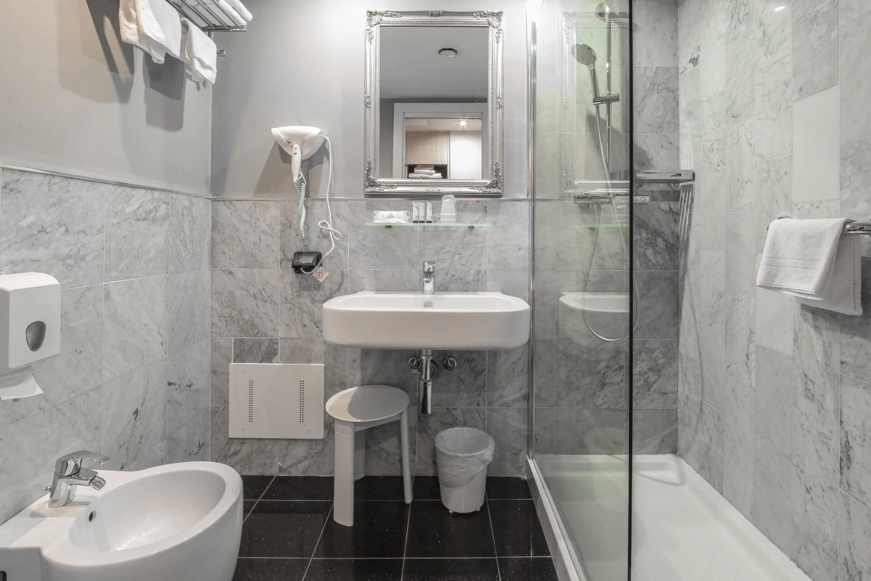 Bathroom in Canova Hotel